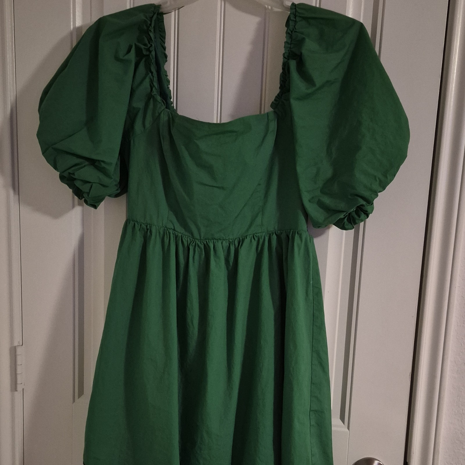 Sugar + Lips Kelly Green Puff Sleeve Cutout Tie-Back Mini Dress – Size L (NWT)