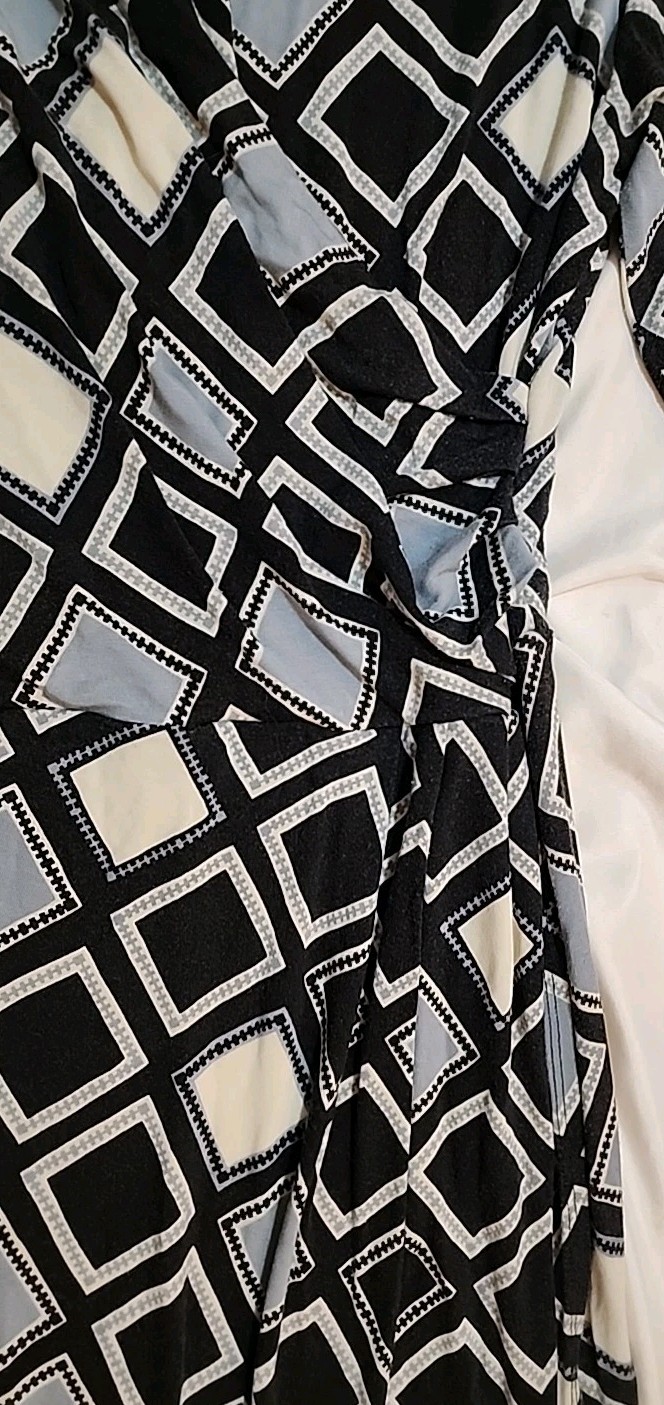 Hatley Faux Wrap Dress size Medium Geometric Print Navy Blue Stretch R1