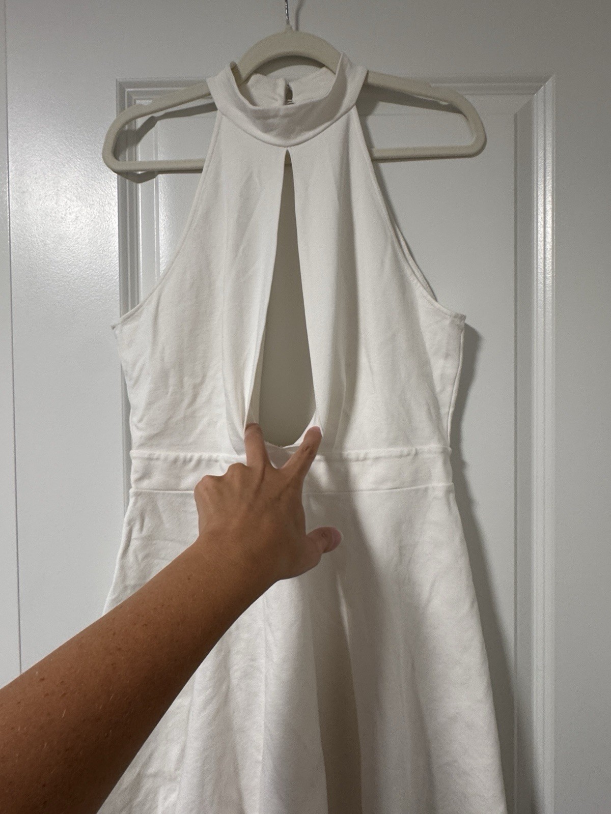 Painted Threads White Halter Dress Size L Rayon Nylon Spandex Made in USA PAD977