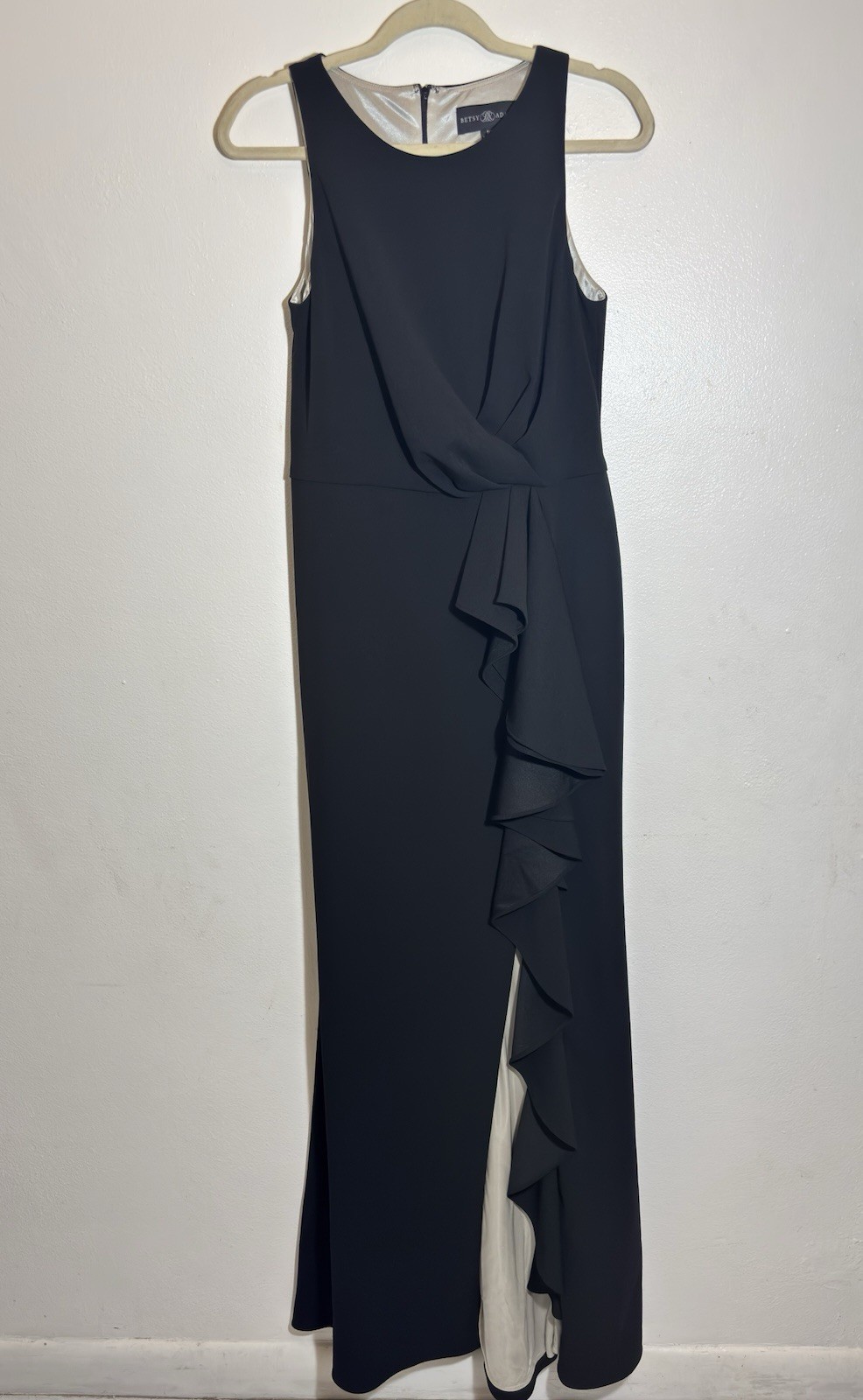 VINTAGE Betsy & Adam Women’s Formal Black Sleeveless Ruffle Flared gown size 10
