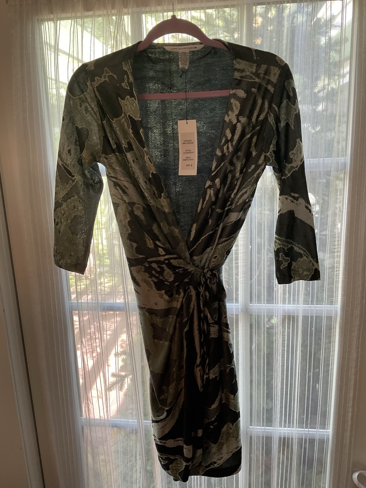 Diane von Furstenberg Wrap Dress Women’s Dress NWT Size 2