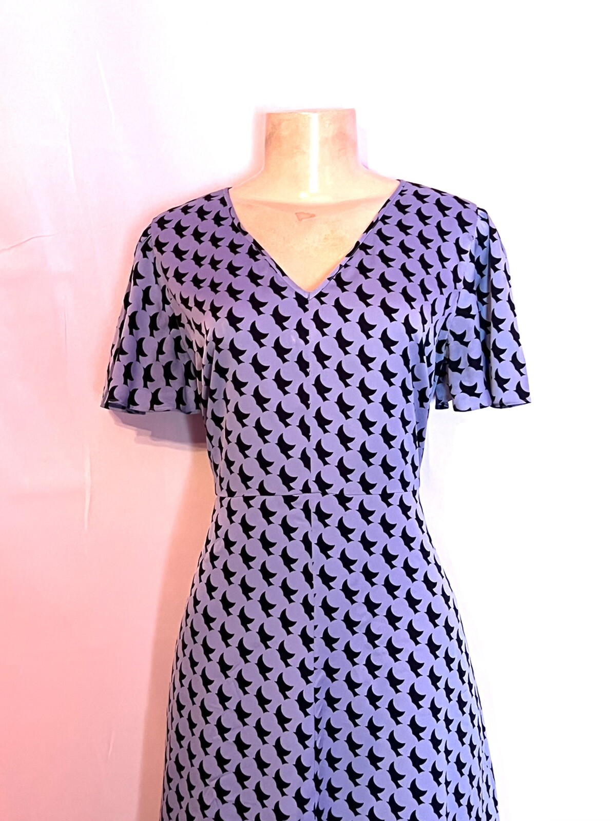 NORDSTROM SIGNATURE LIGHT BLUE W/NAVY BLUE PRINT SHORT SLEEVE SILK DRESS