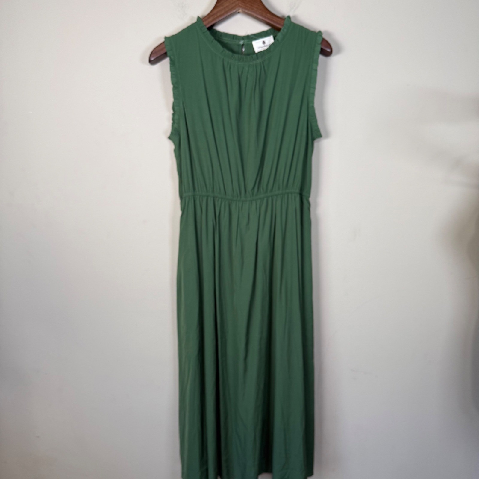 Betsey’s Boutique Shop NWT Green Lined Sleeveless Dress Large