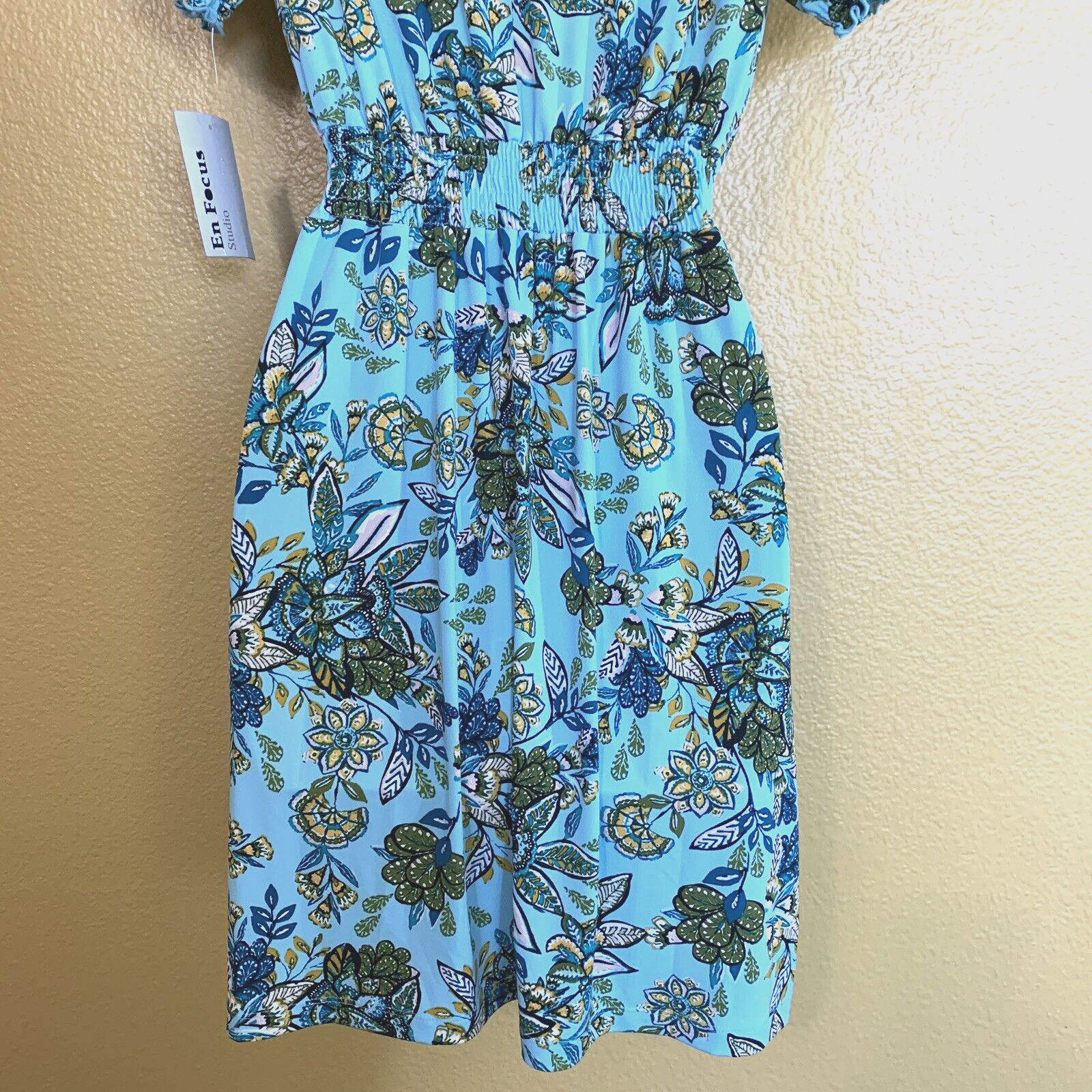 EN FOCUS STUDIO~Short sleeve low cut flair dress Sz 4 ruched waist pull over New