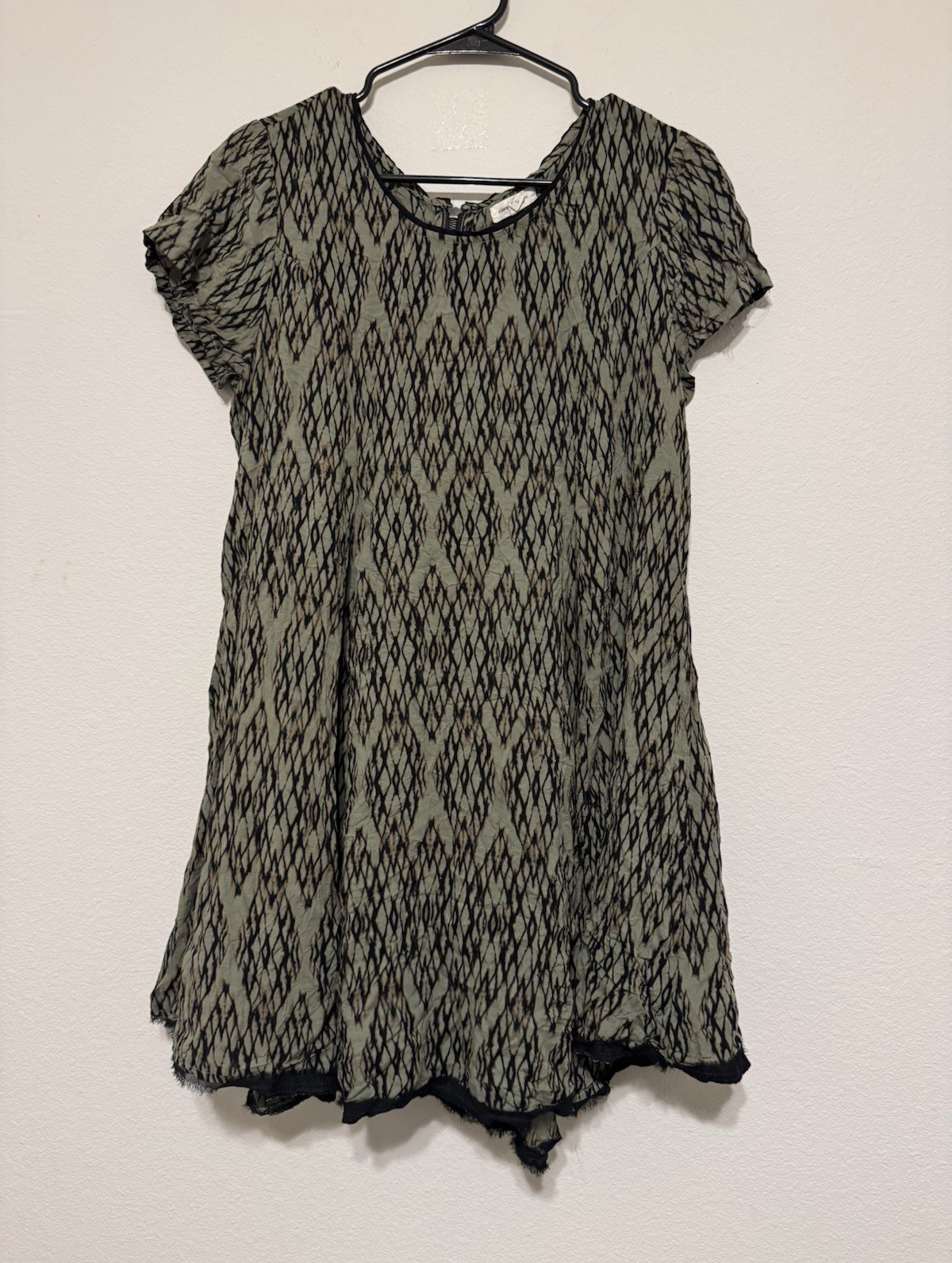 Silence + Noise Girls L Green/Black Geometric Shift Dress Short Sleeve