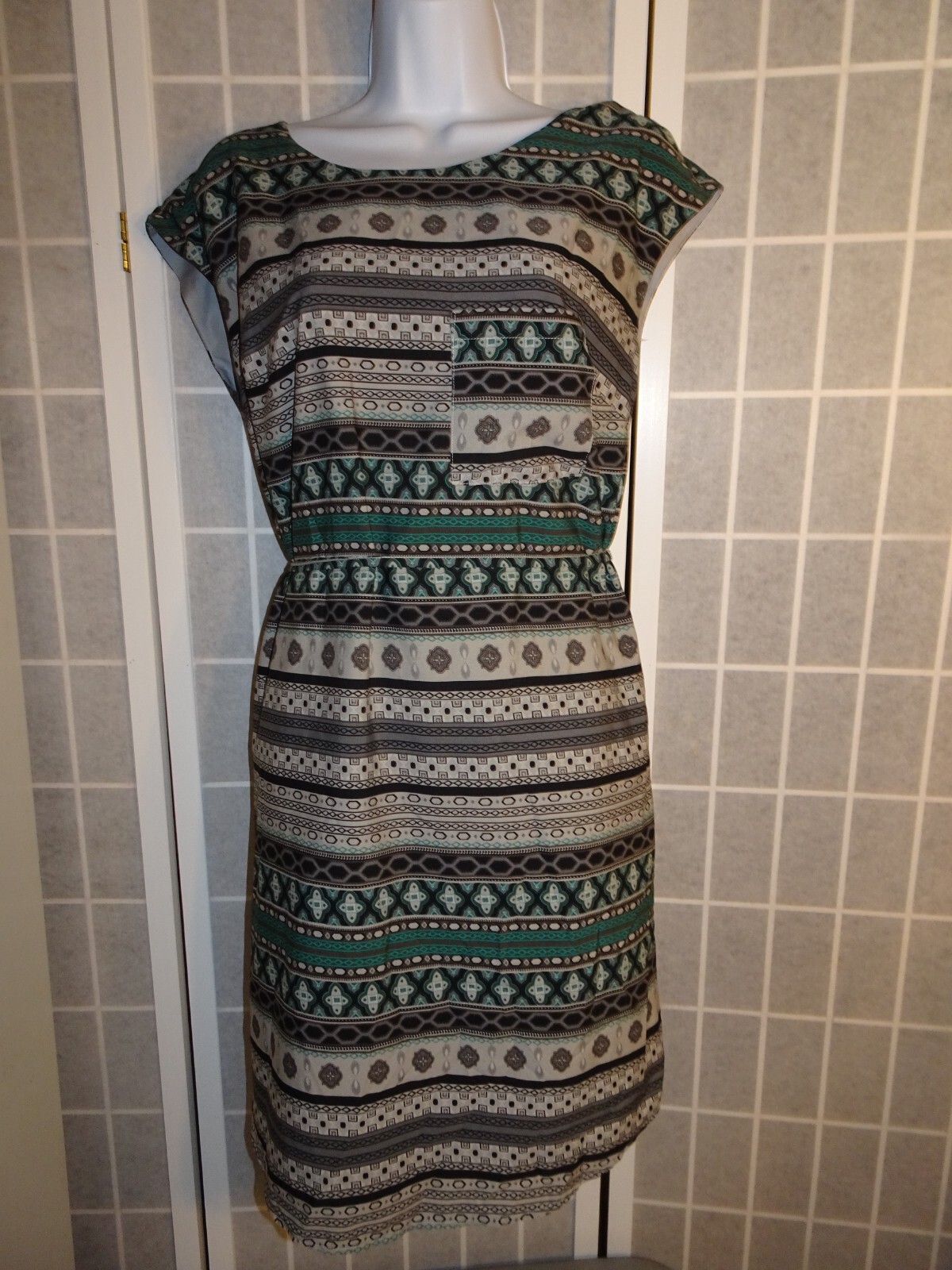 Merona Women’s Dress, Size Medium, Teal Black and Gray, Pockets, Darts, tie belt