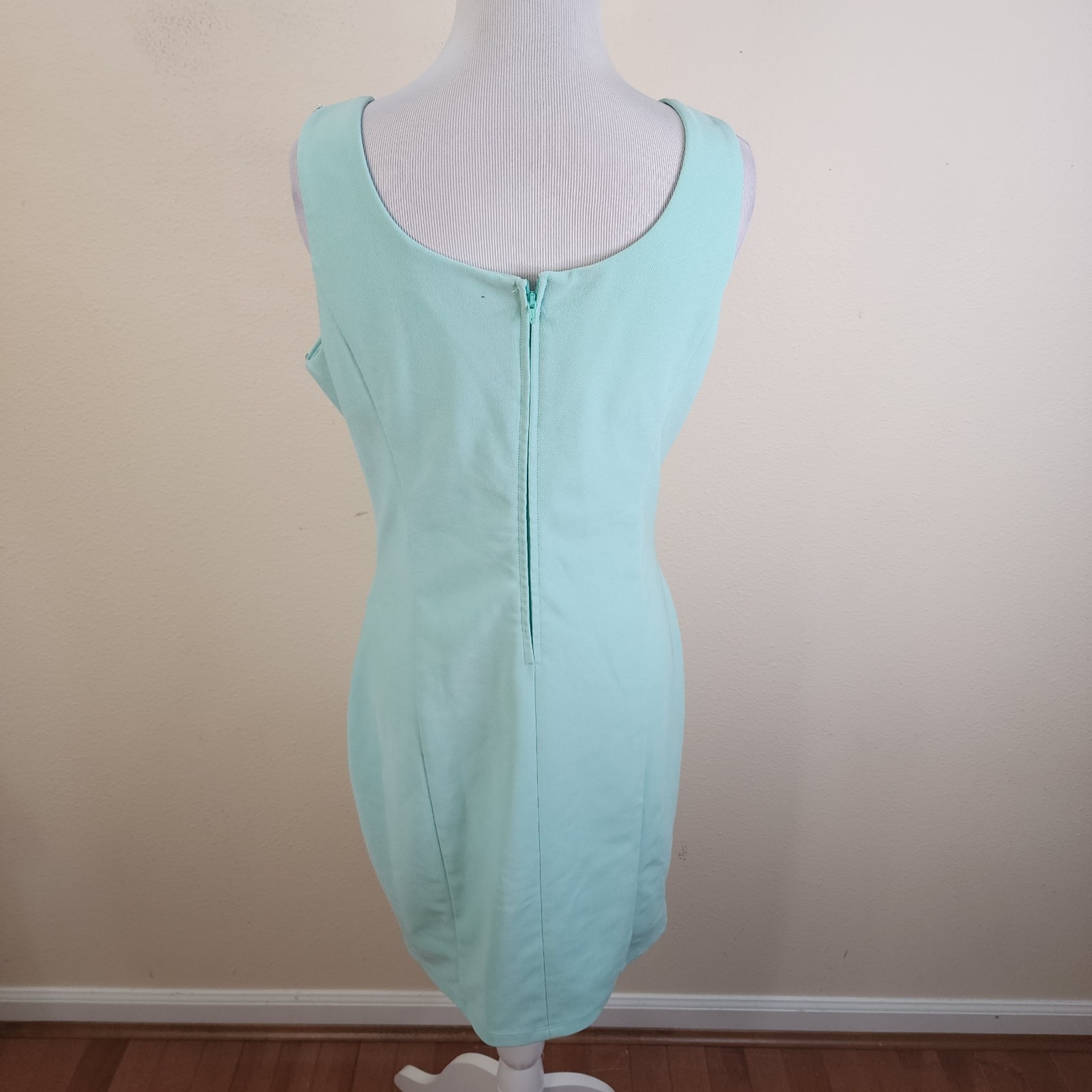 Crystal Doll Women’s Aqua Sleeveless Sequin Bandage Dress Size Large Cocktail