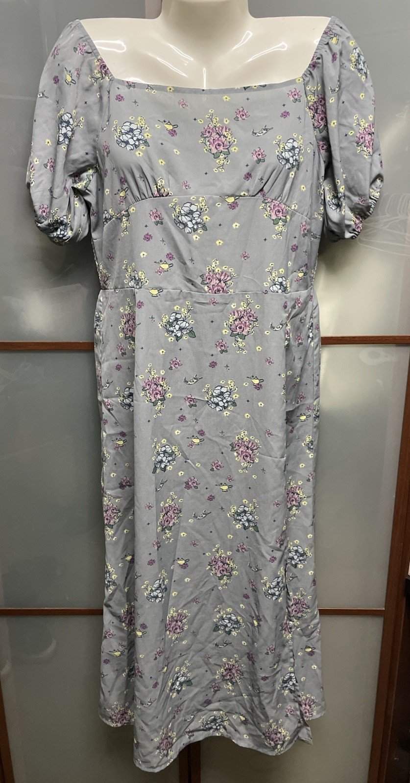 Disney Parks Aladdin Jasmine Large Grey Floral Print Smocked Midi Sundress Dress