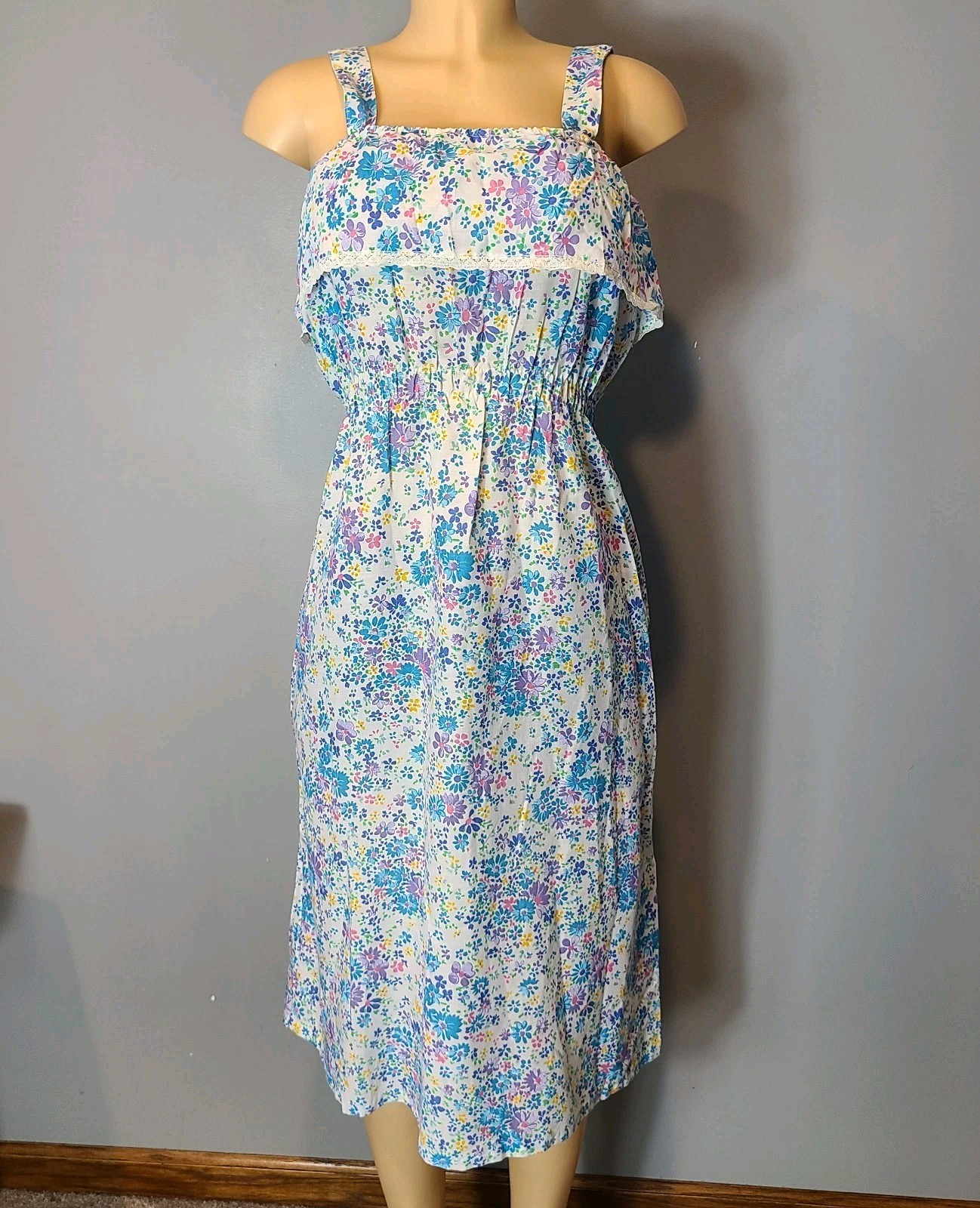 Vintage Handmade Cottagecore Floral Ruffle Apron Dress Size Medium Retro