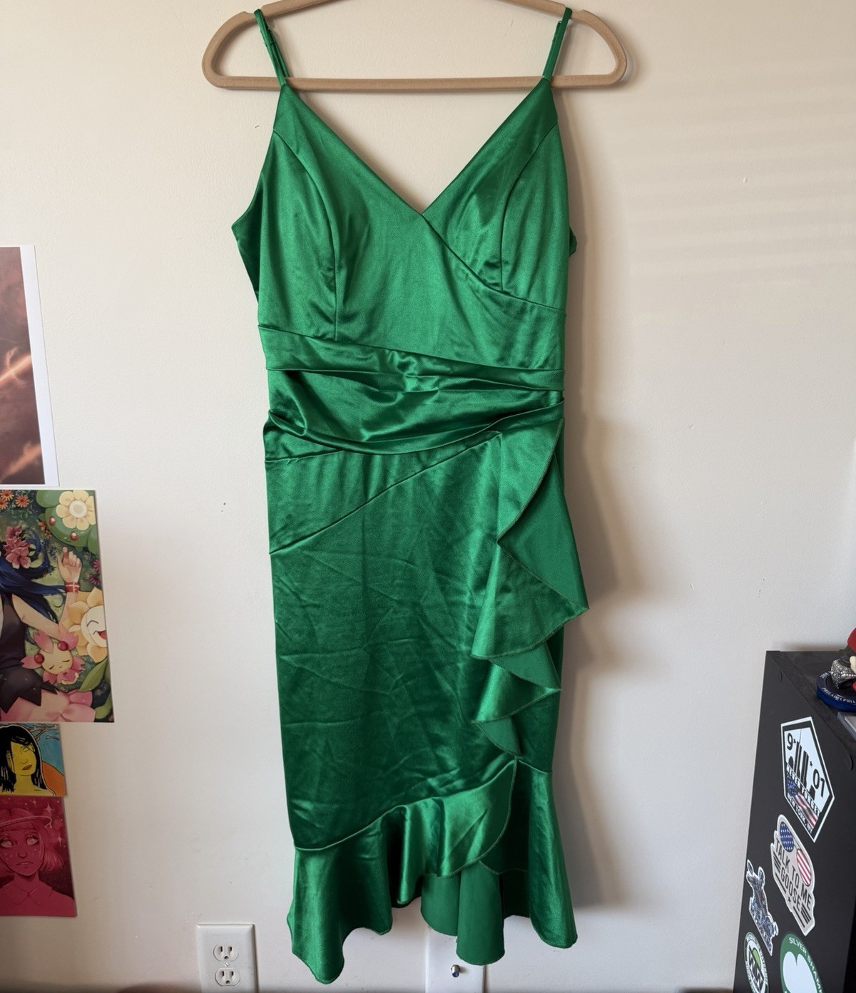 Emerald Sundae Women’s XL Green Satin V-Neck Spaghetti Strap Ruffle Midi Dress