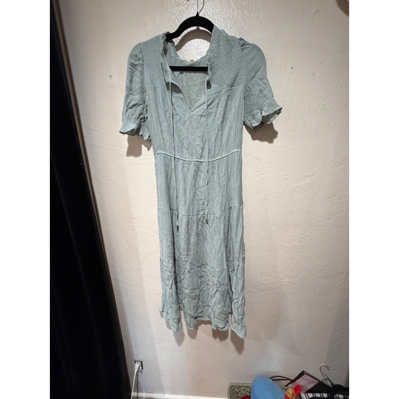 Sweet Wanderer Sage Green Tiered Midi Dress Short Puff Sleeve Tie Neck M EM6066
