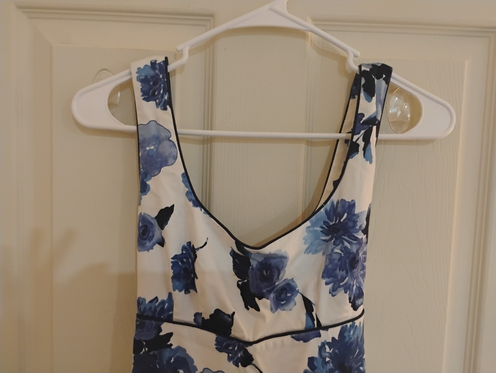Teeze Me Fit Flare Dress Size 7 Juniors White Blue Floral Pleated Sleeveless