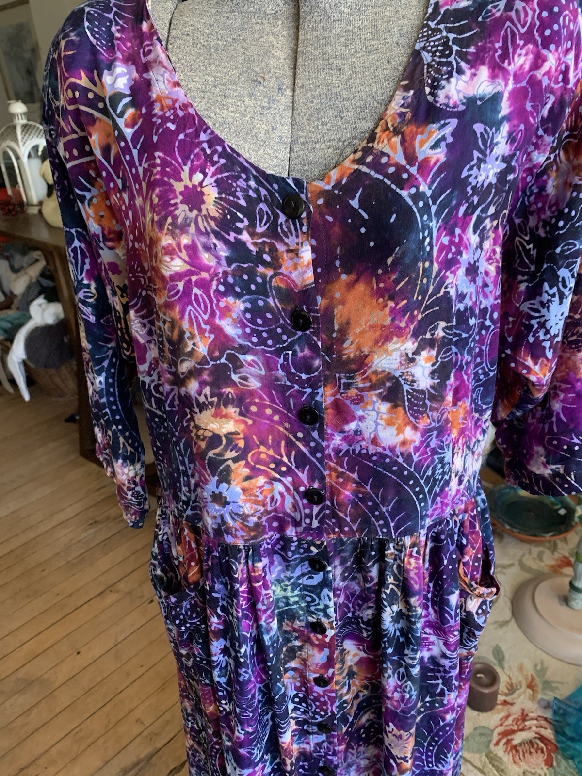 Women’s Purple Abstract V-Neck 3/4 Sleeve Button Front Midi Dress Regular