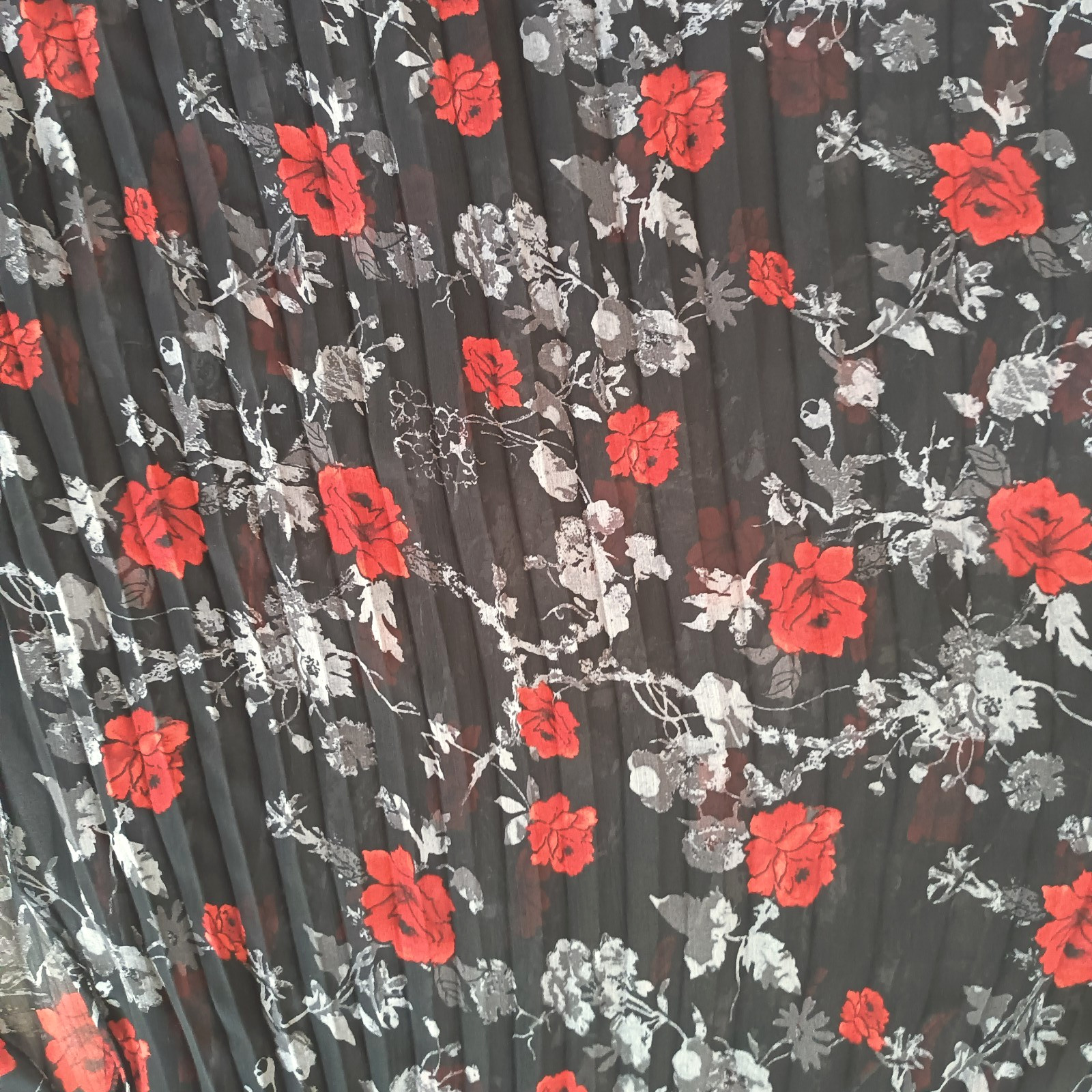 NEW Ali & Jay Pleated Adjustable Straps Maxi Dress Lined M Black Floral Print