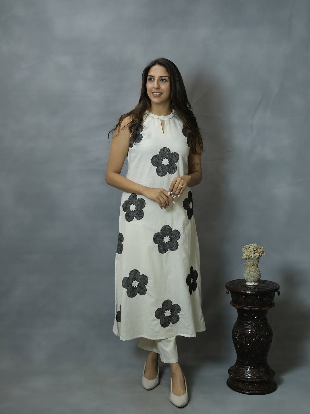 Woman White Cotton Flex Kurti Palazzo Set Women Floral Thread Work Ethnic Co-Ord