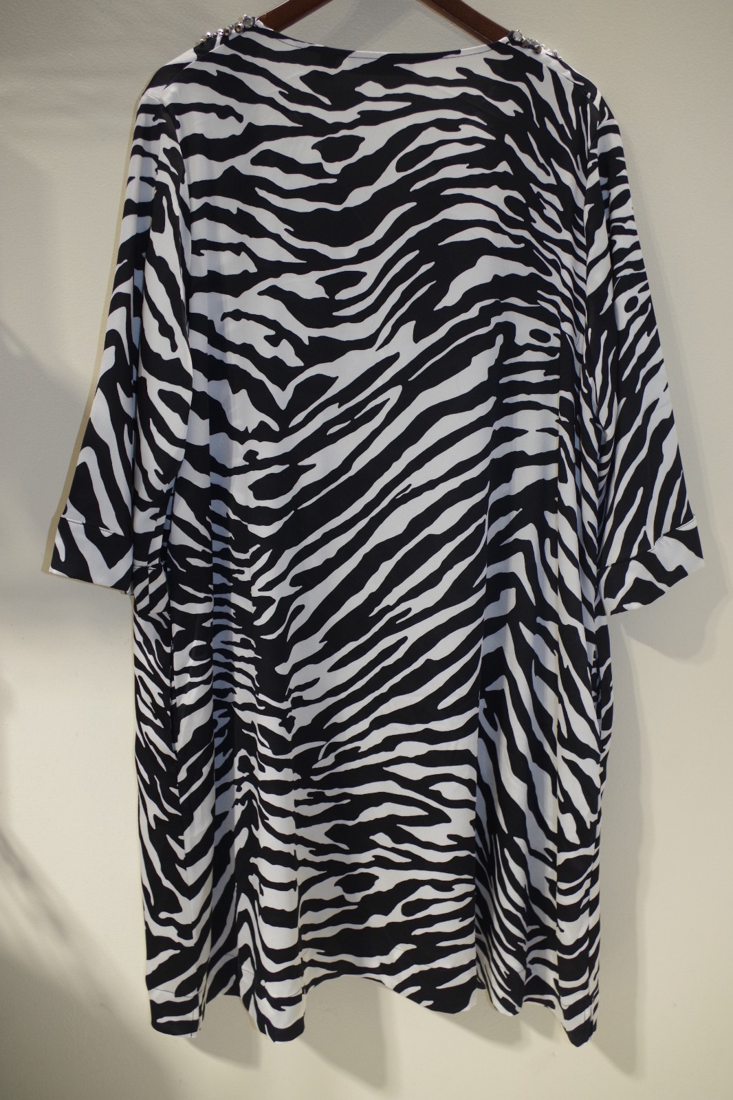 Y1 Dennis by Dennis Basso Black & White Zebra Print Embellished Dress 1X V Neck