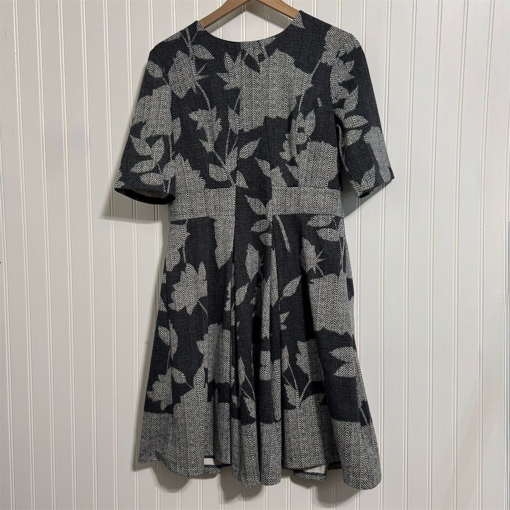 Maggy London Floral Herringbone Fit & Flare Dress Gray Black Short Sleeve US 12