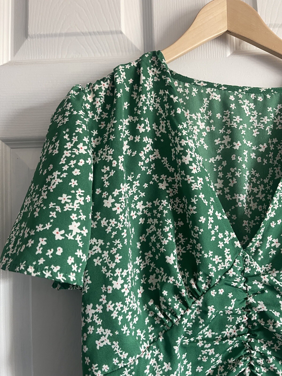 Cupshe Dress Green White Floral Sz L V Neck Gathered Pullover Short Sleeve EUC