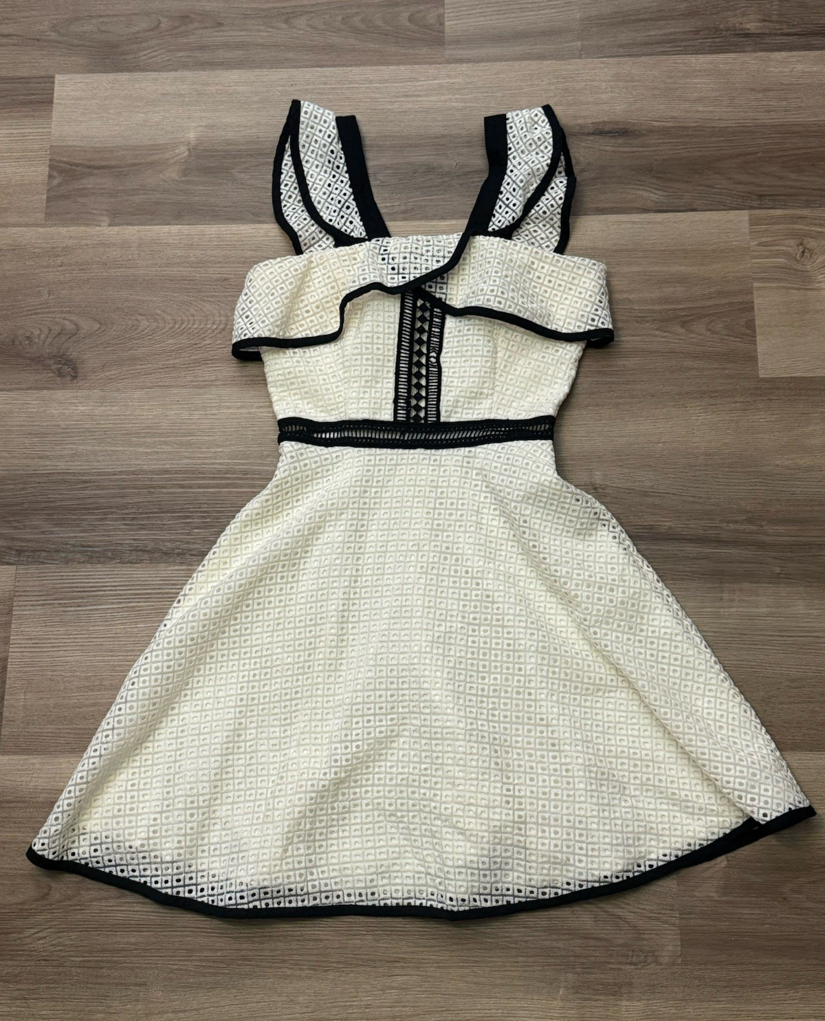 AQUA Fit & Flare Lace Ruffle Dress XS White/Black