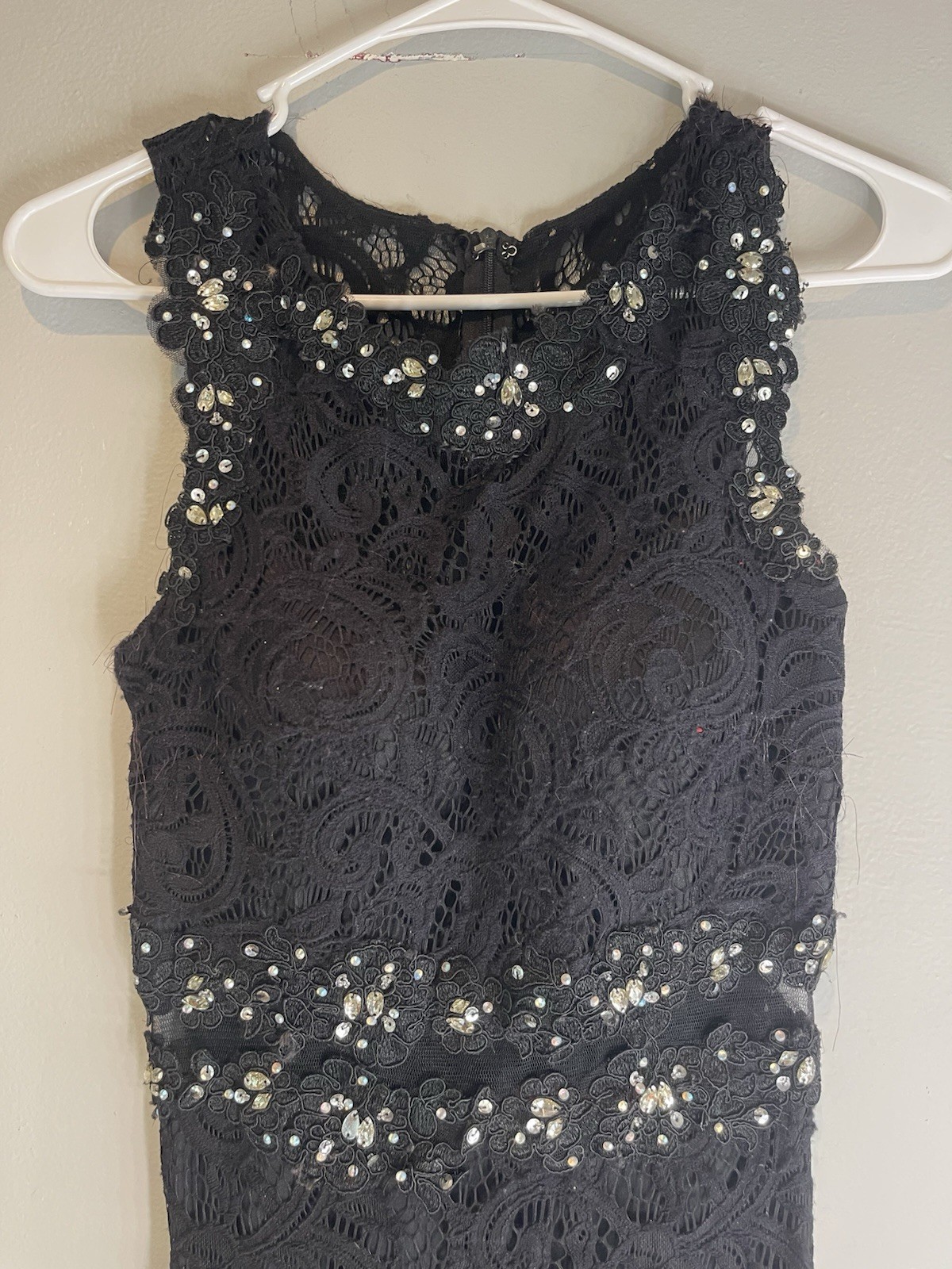 Dancing Queen Black Lace Sequin Sheath Dress Round Neck Sleeveless Knee S