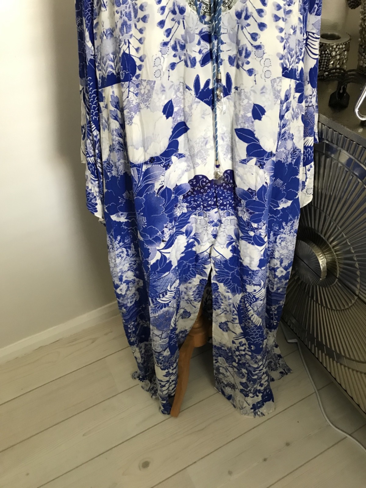 CAMILLA FRANKS BLUE/WHITE SPLIT FRONT KAFTAN O/S