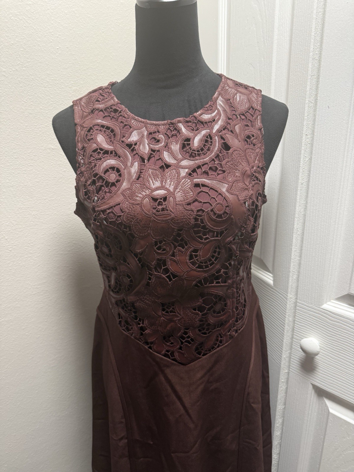 ZEYLAH Brown Solid Lace Sleeveless Round Neck Fit & Flare Midi Dress M