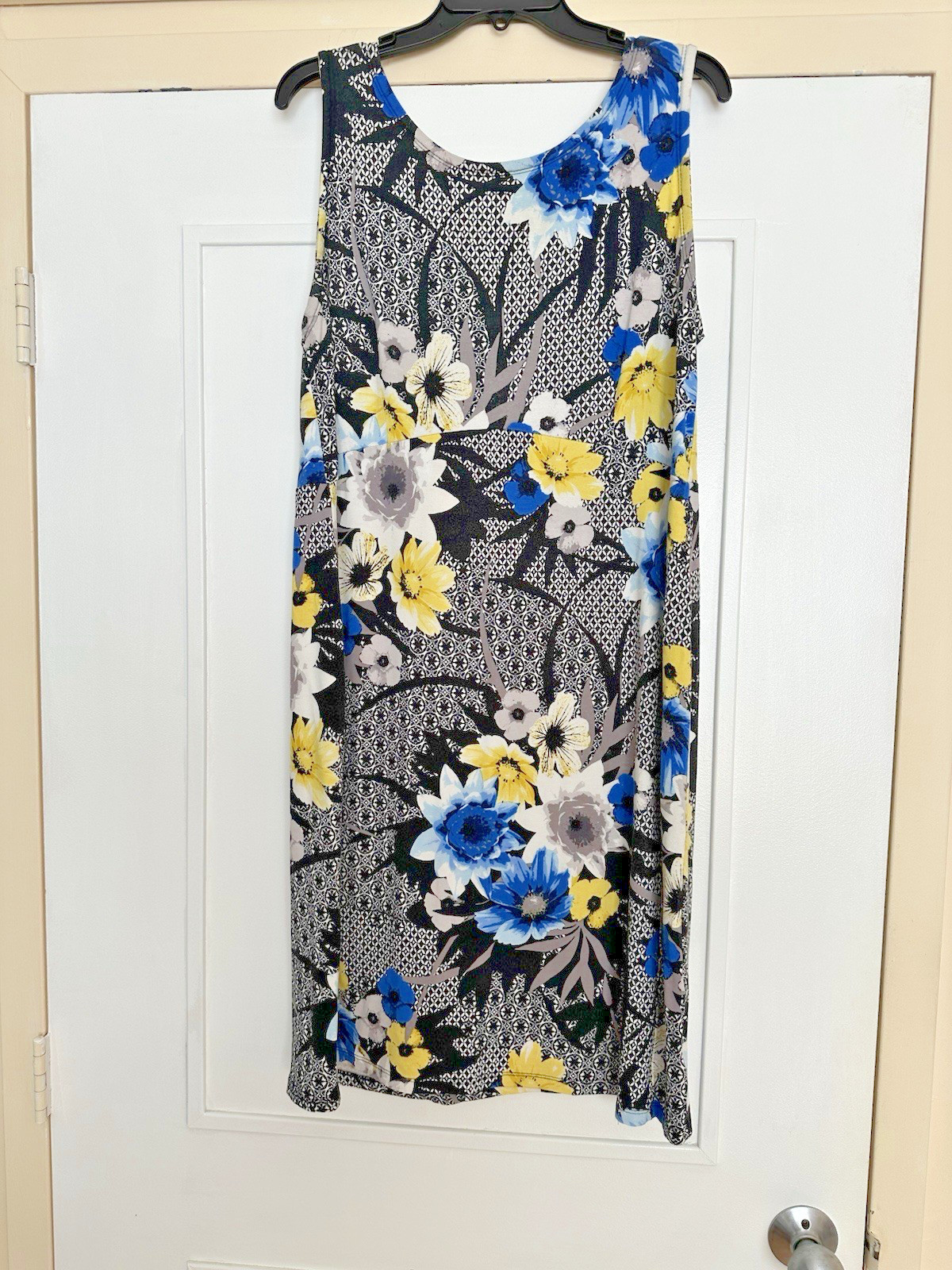 Women’s JM Collection Dress rayon/spandex size large sleeveless machine washable