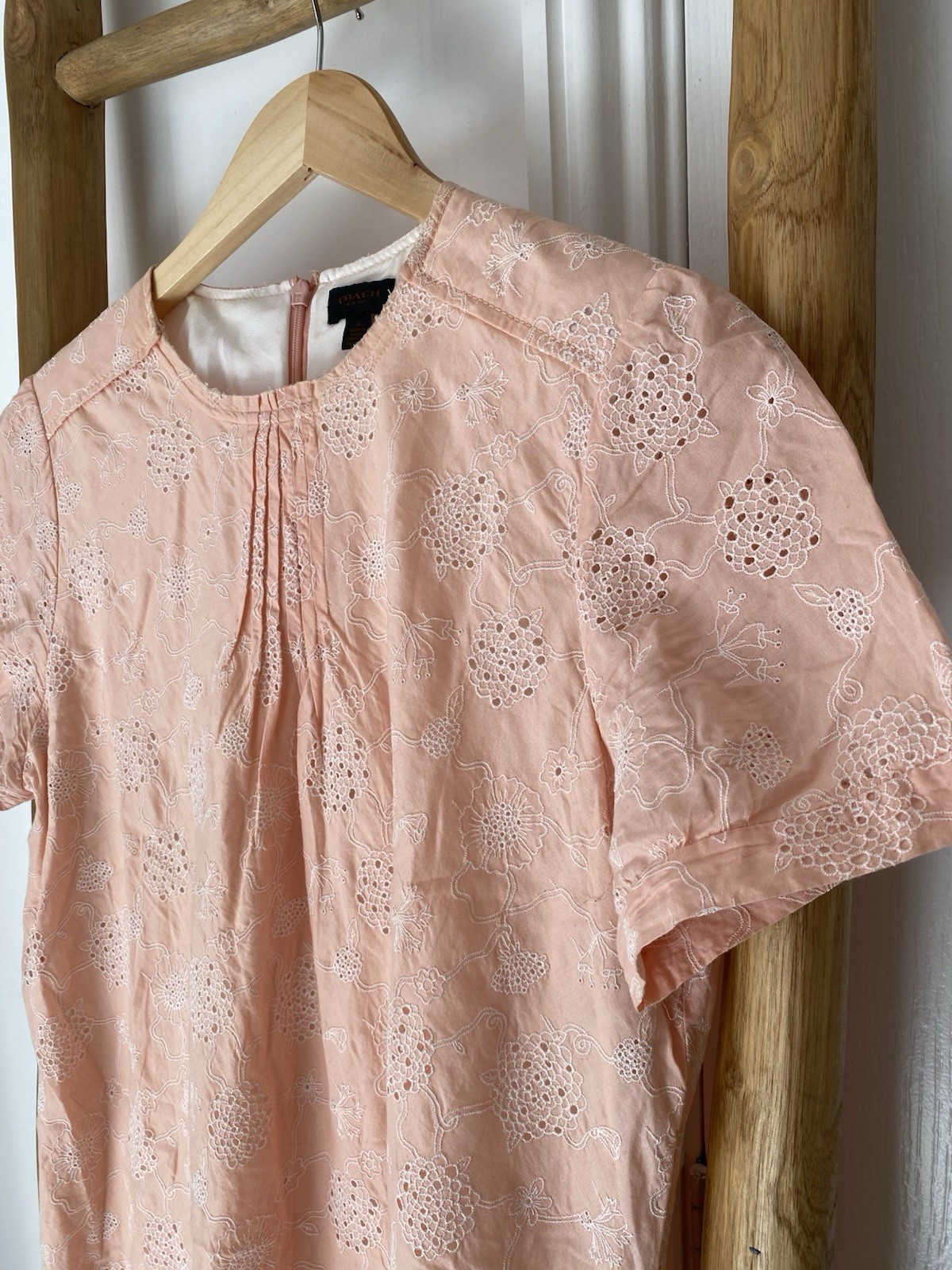 Coach Floral Eyelet Embroidered Mini Dress Womens Sz 12 Peach Ruffle Hemline