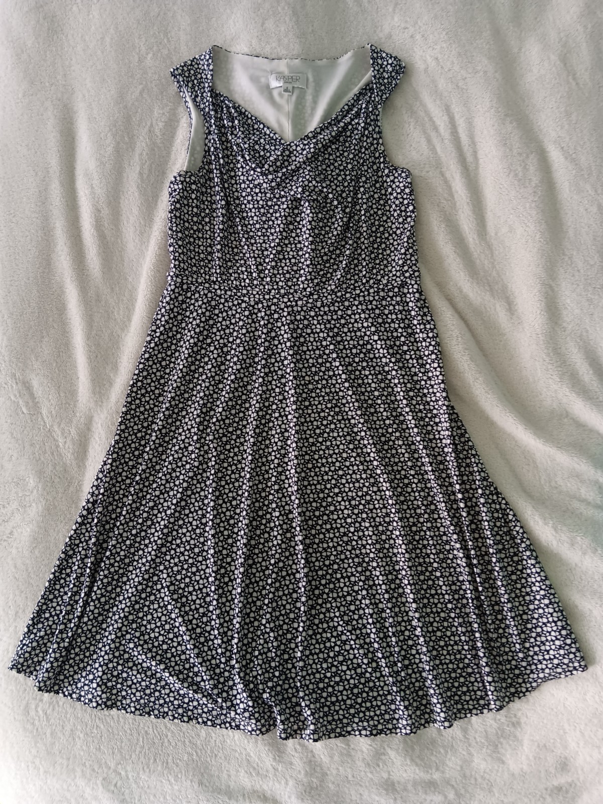Kasper Women’s Size 4 Dress Lily White Multi Floral Fit & Flare Seamed