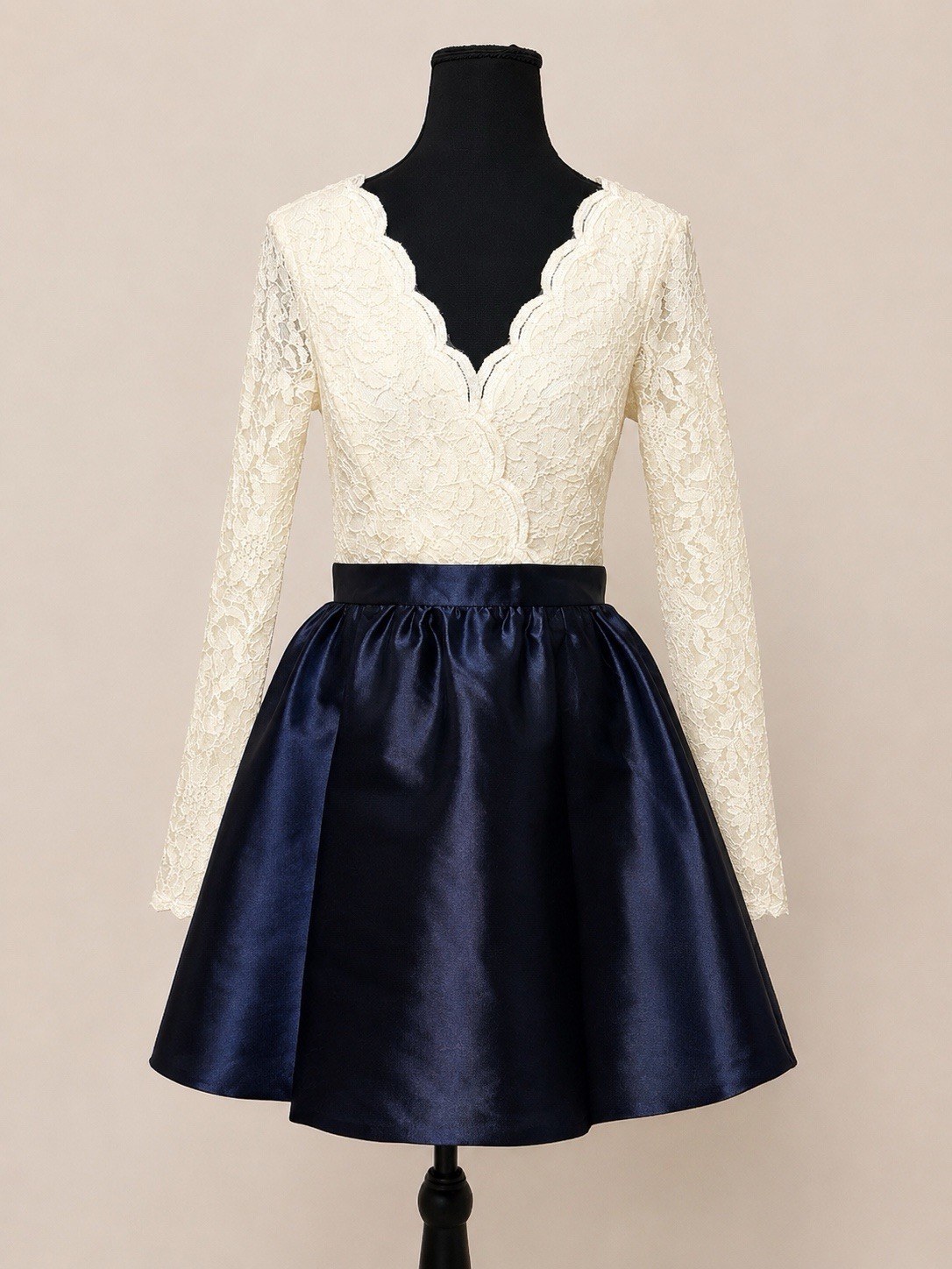 Speechless Women’s 7 White Blue Lace V-Neck Long Sleeve Fit & Flare Dress