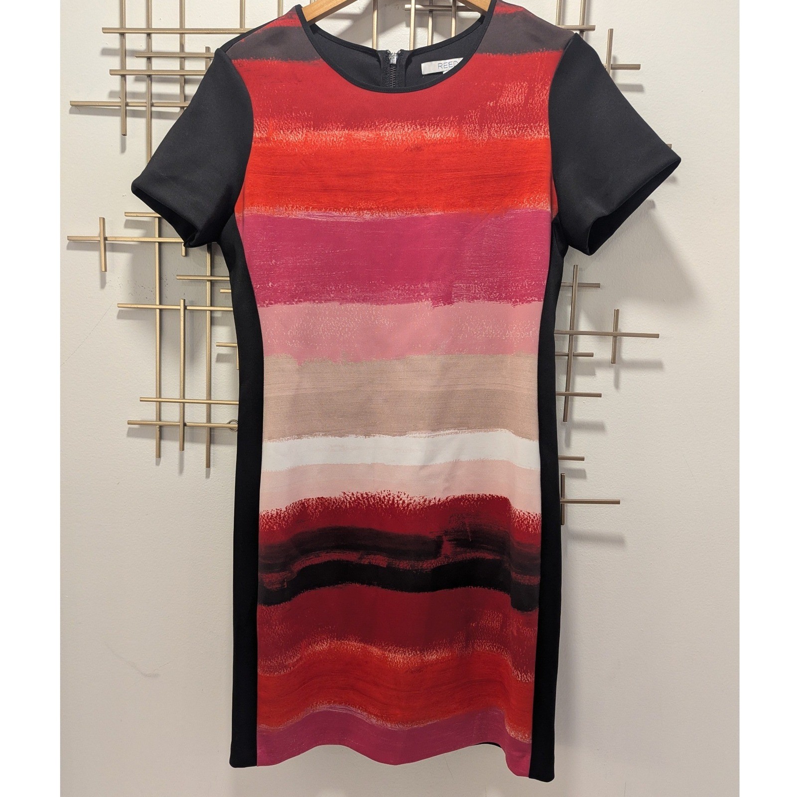 REED Black Red Pink Stripe Short Sleeve Scuba Sheath Dress Women’s Sz M Fitted