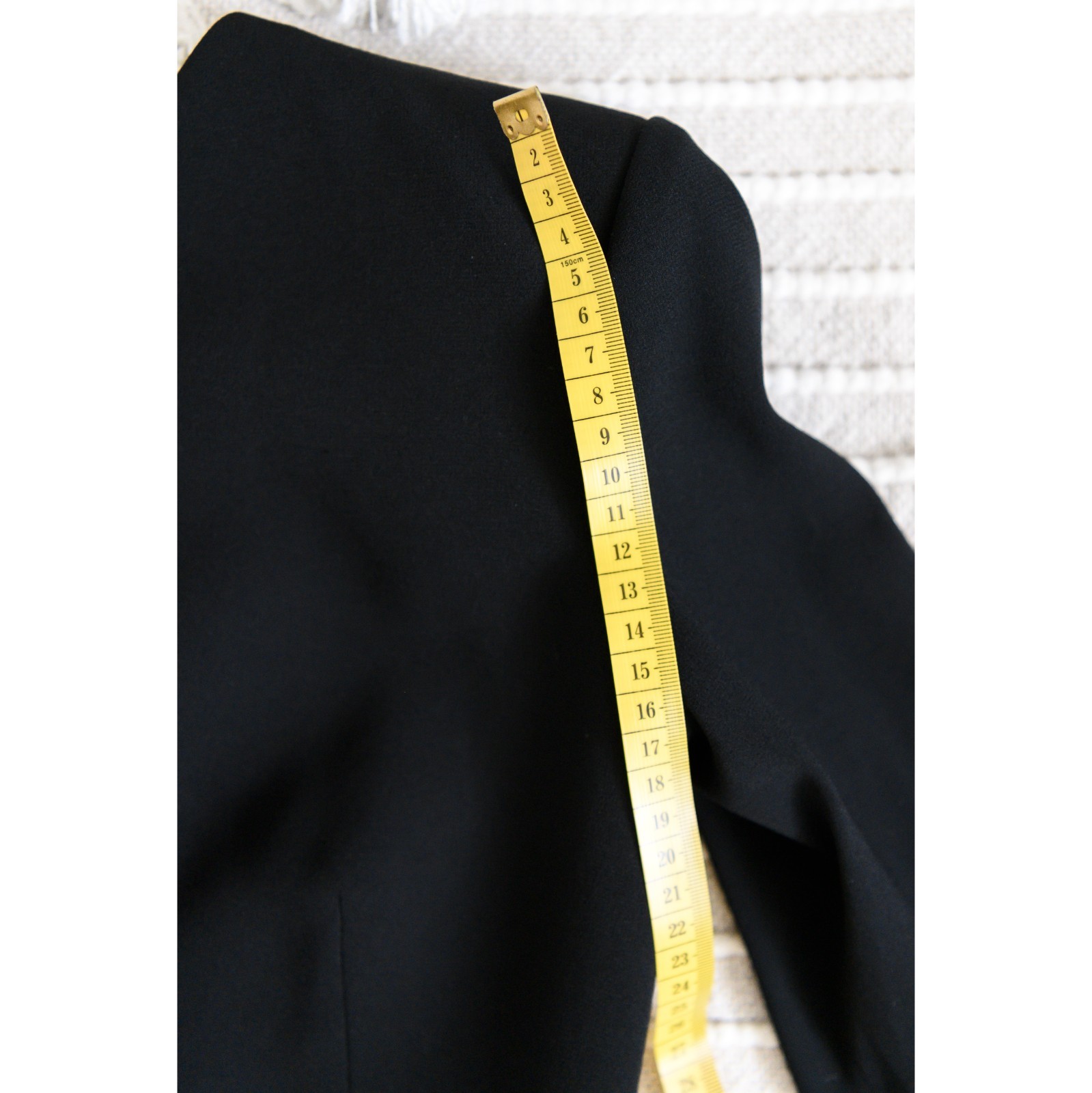 Alex Perry Jolie Dres – Size AU 6 Black One Shoulder Long Sleeve Asymmetric Gown