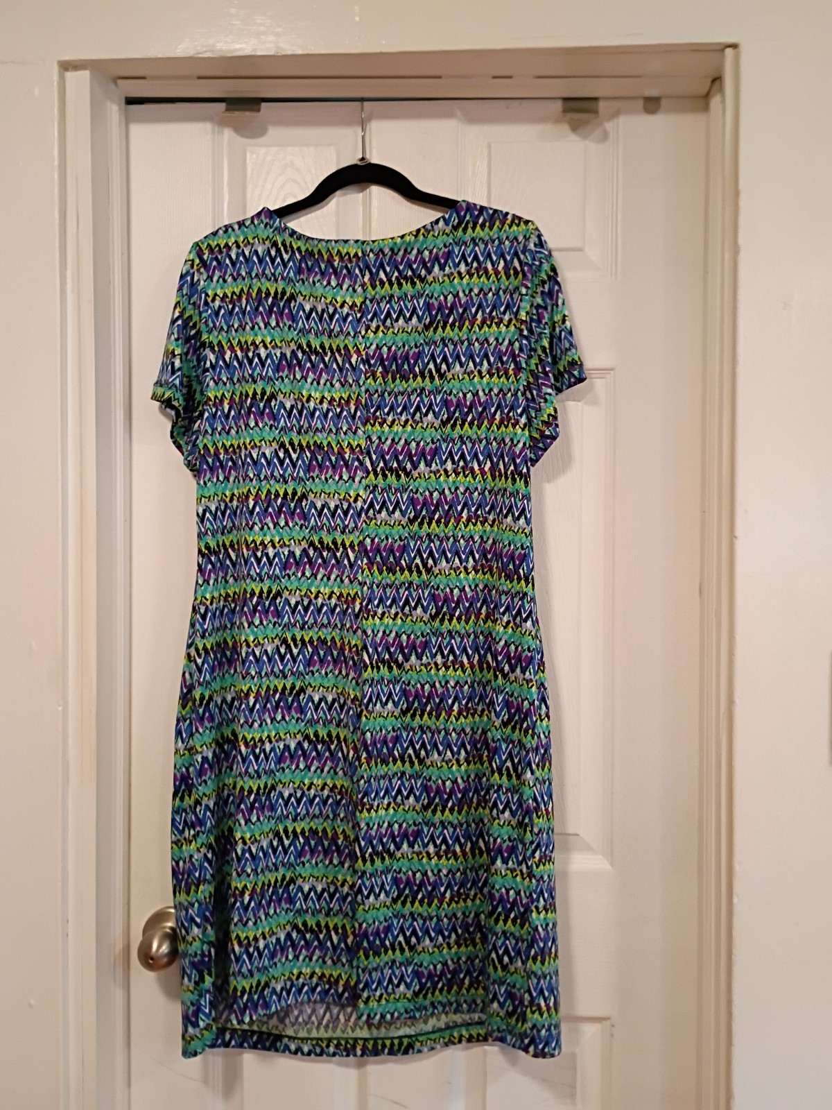 Women’s Dress Size 14 Multi Color purple black blue white green Short Sleeve