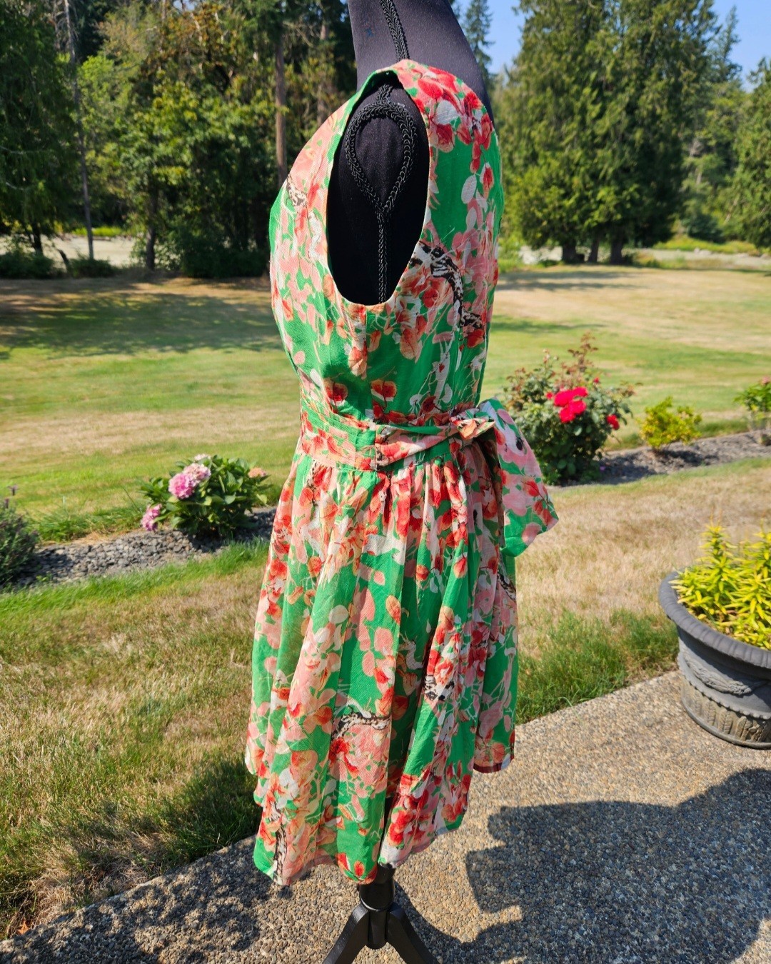 RMO & JUL Floral Mini Dress Size L Trendy & Romantic perfect For Parties
