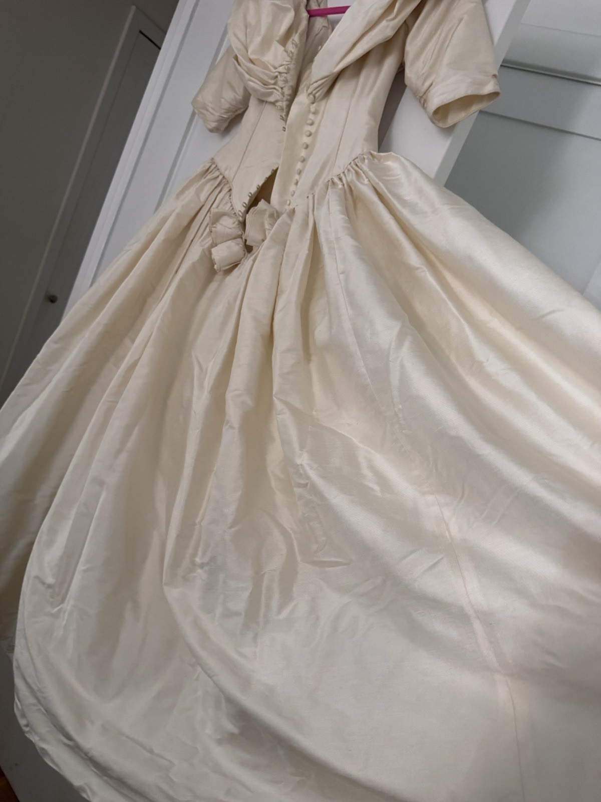 Gorgeous Silk Annalise Sharp London Gown Excellent Condition.