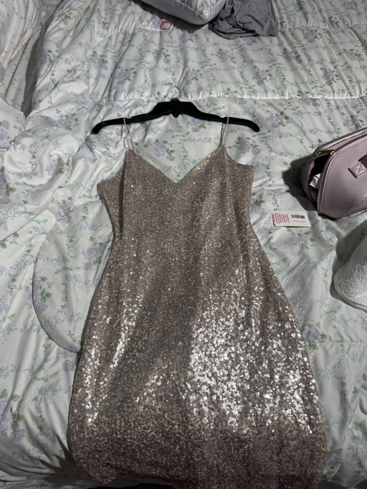 B. Darlin Champagne Sequin V-Neck Strappy Sleeveless Slip Dress 9/10 451V513