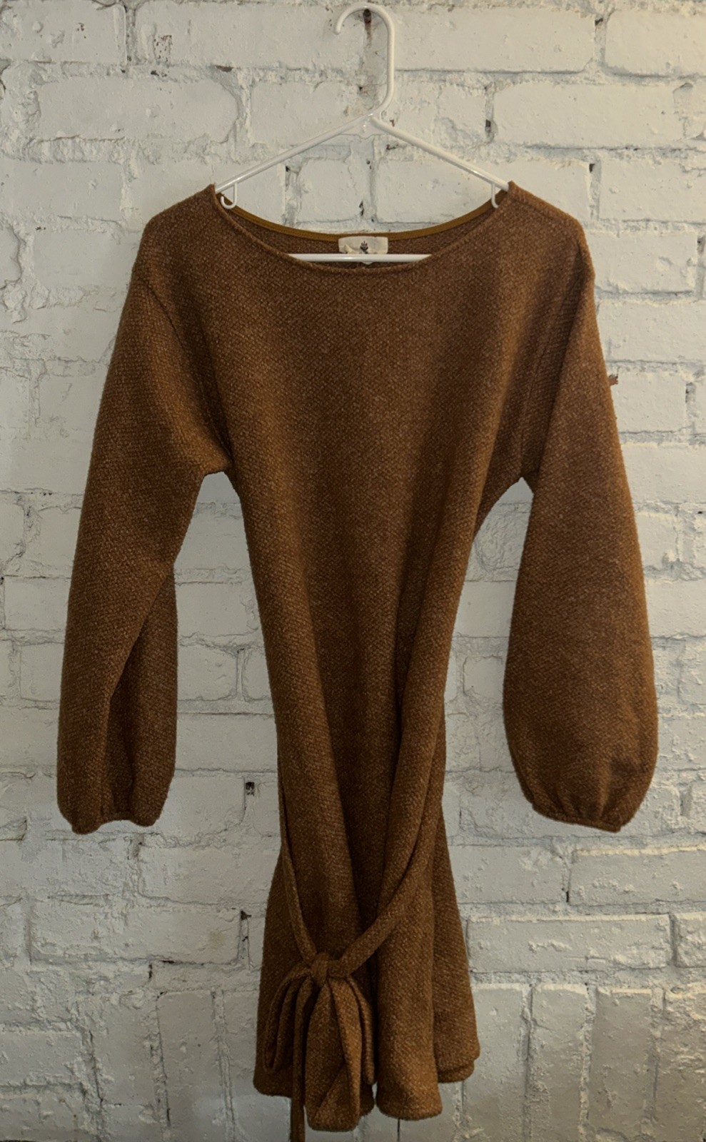 Betsey’s Boutique Shop Cognac Long Sleeve Front Tie Sweater Dress Size Medium