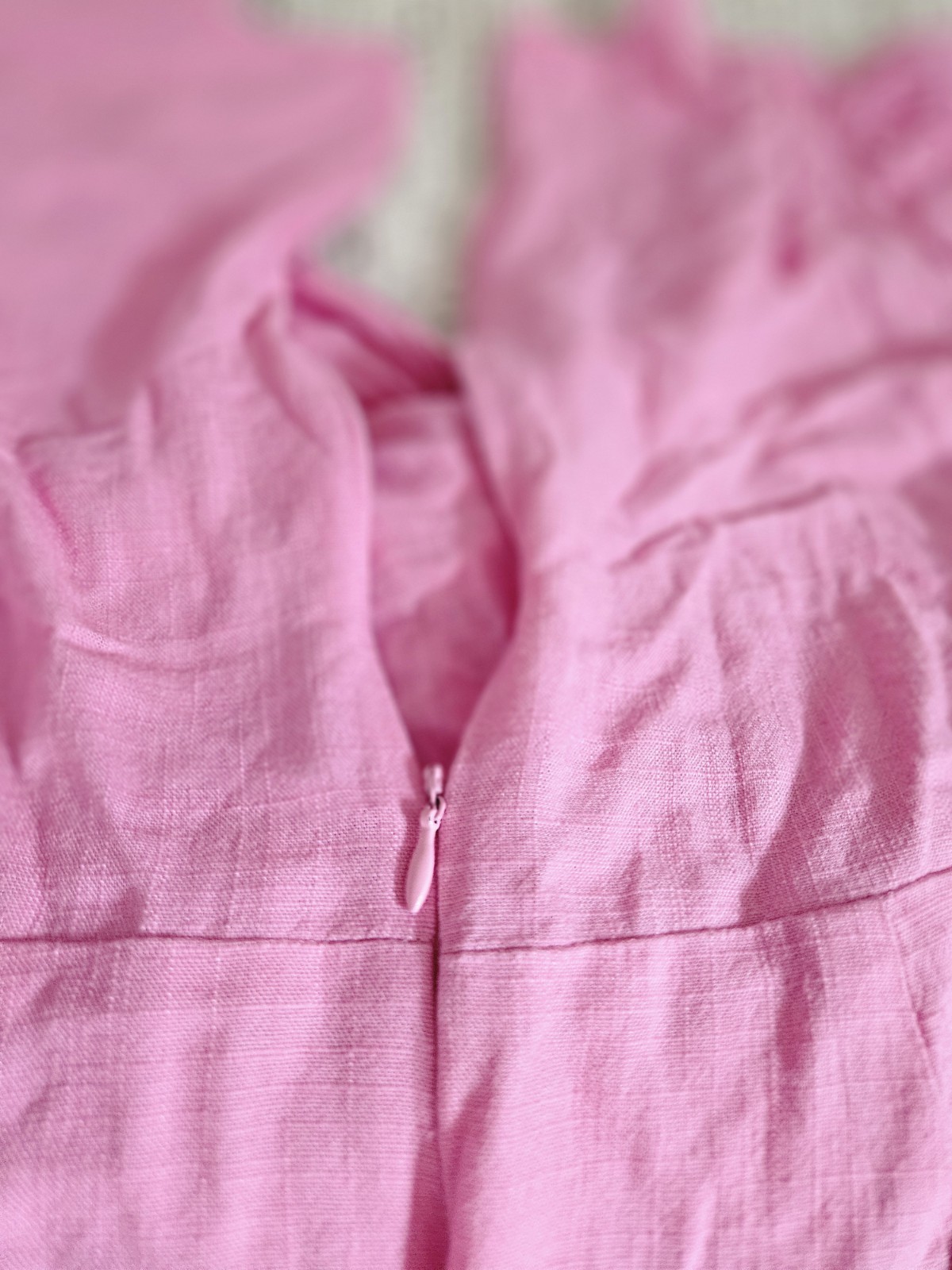 Francesca’s Pink Puff Sleeve Tie Front Dress M V‑Neck Lightweight Summer Cute