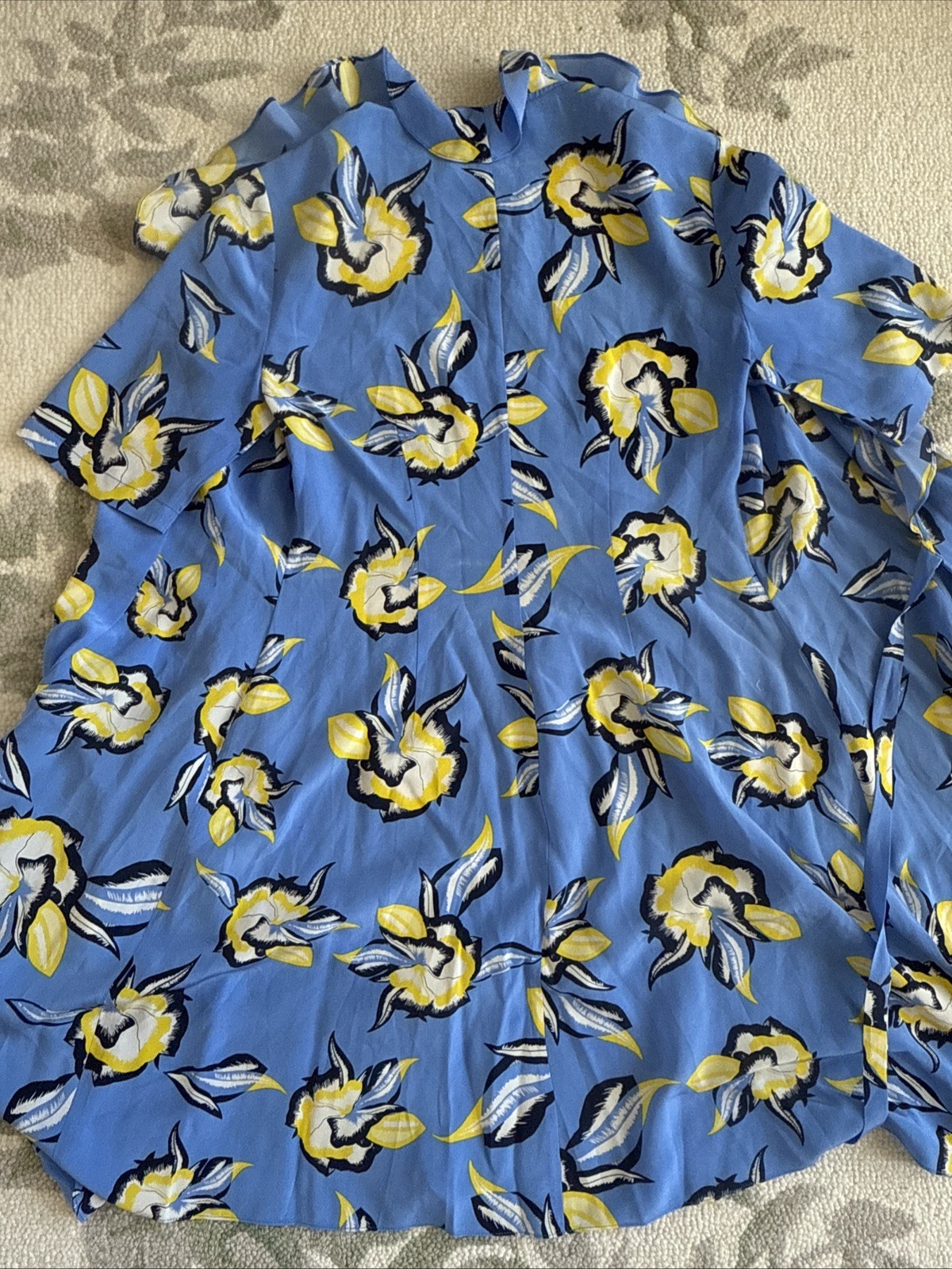 Diane Von Furstenberg 100% Silk Floral Mini Wrap Dress Size 2