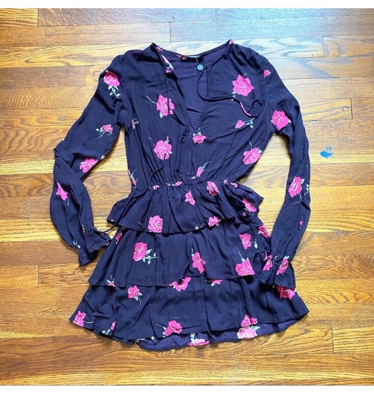 Motel plunging front dark purple ruffle bottom dress size medium