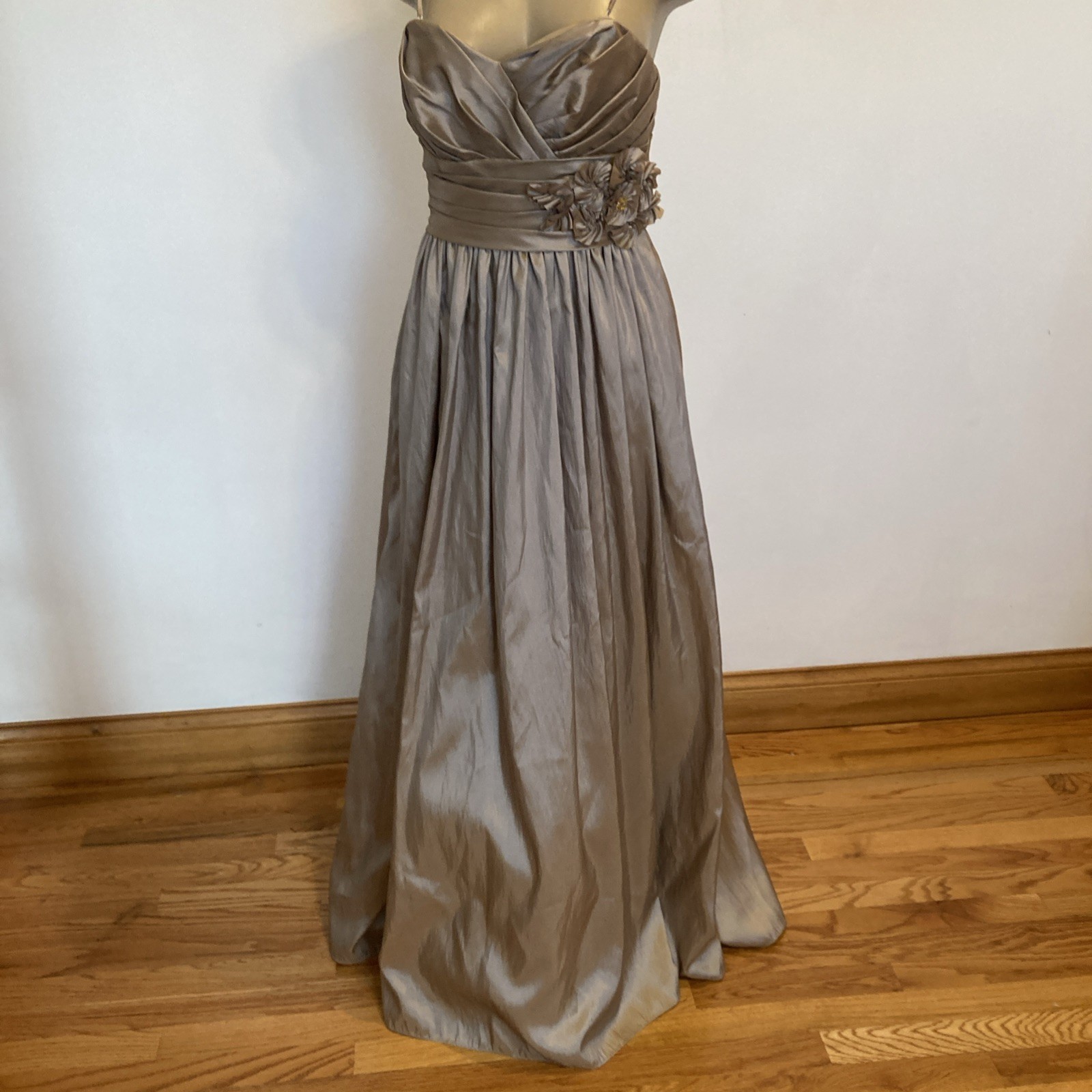 Watters and Watters size 6 beige long gown dress