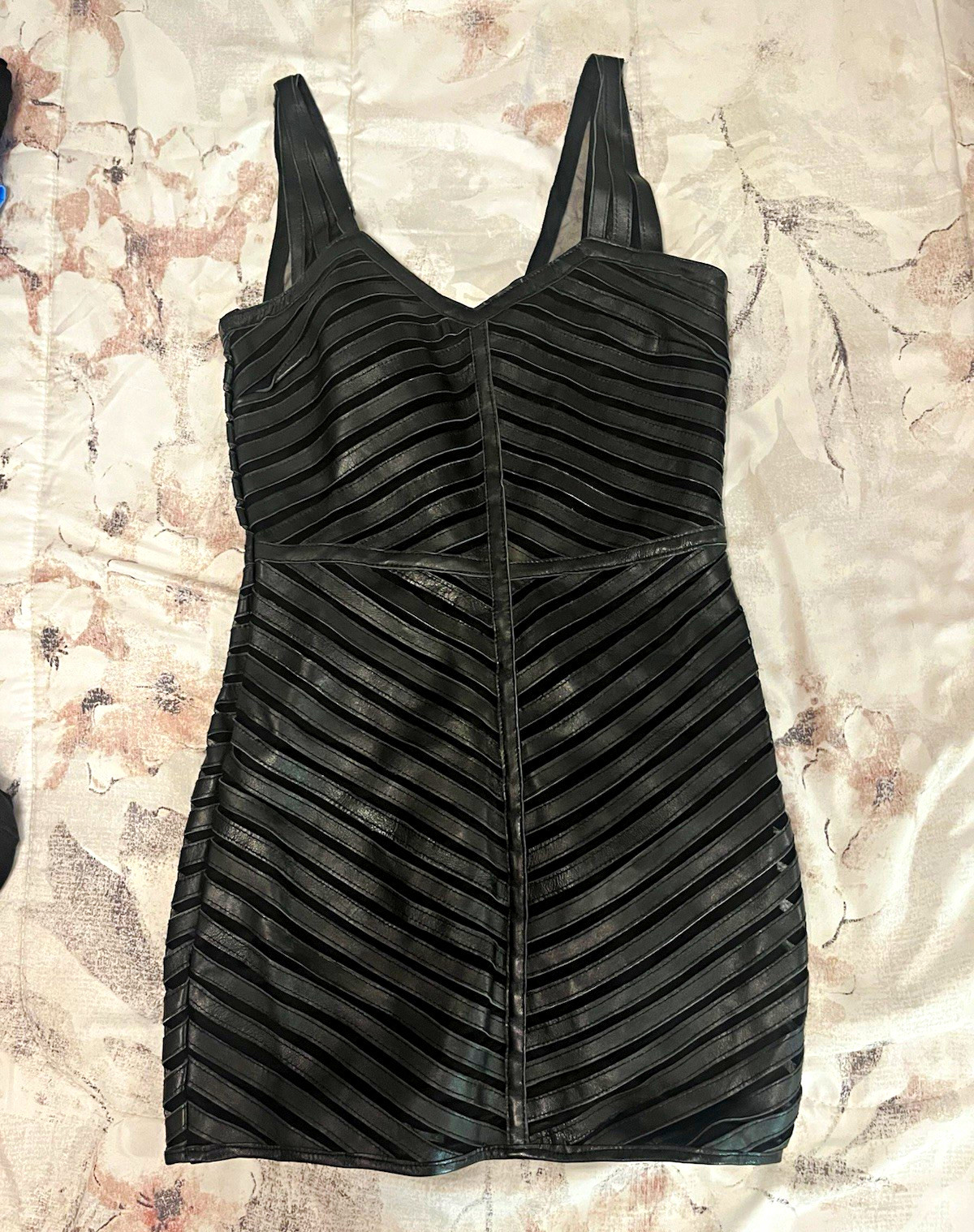 Parker Black Bodycon Mini Dress V-Neck Sleeveless Pleated Satin Zip XS