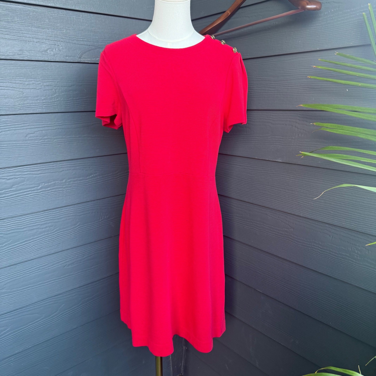 Draper James Red Rib Knit Fit Flare Dress Gold Button Shoulder Women’s Large