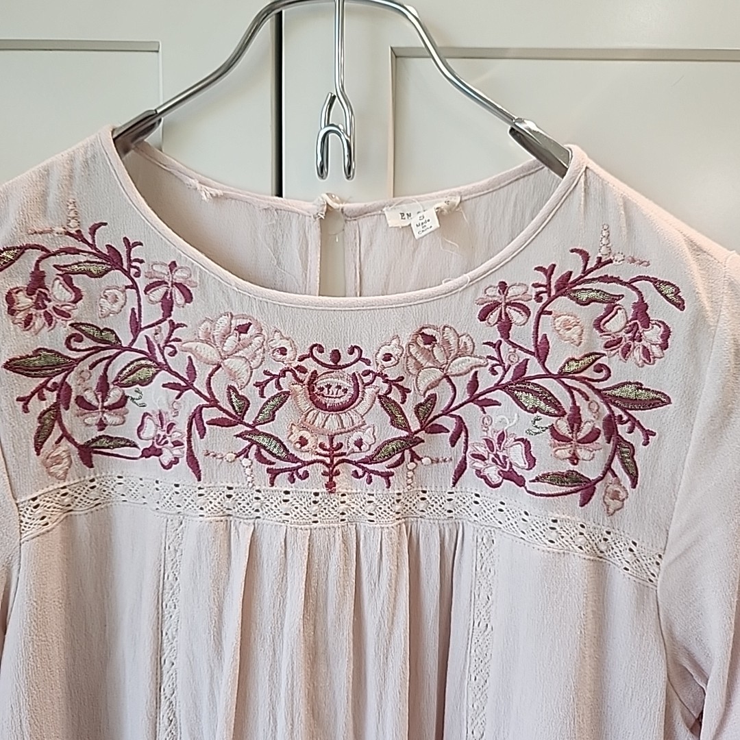 en creme dress Sz S Pink