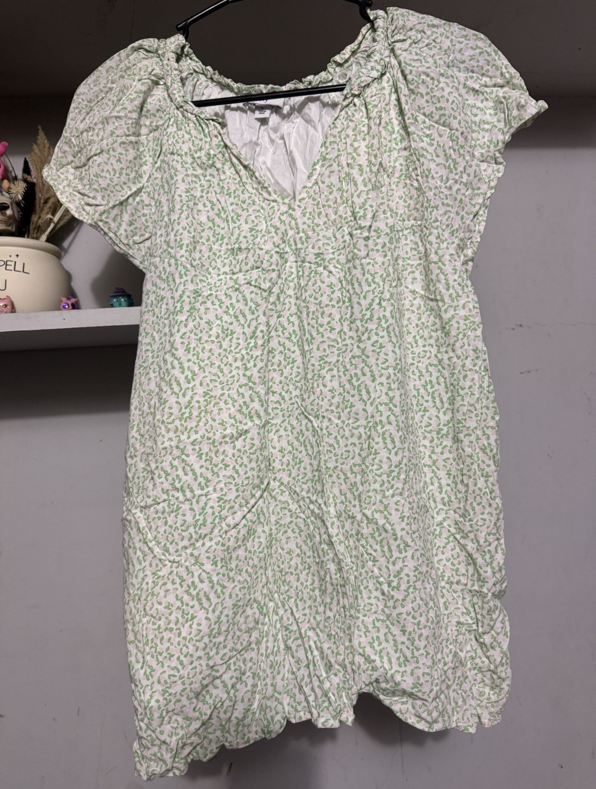 Crown & Ivy Women’s L White/Green Floral Mini Dress Puff Short Sleeve Light