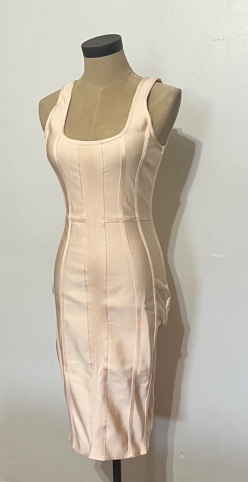 Peace + Love Sleeveless Bodycon Midi Dress in Light Peach – Size US 4