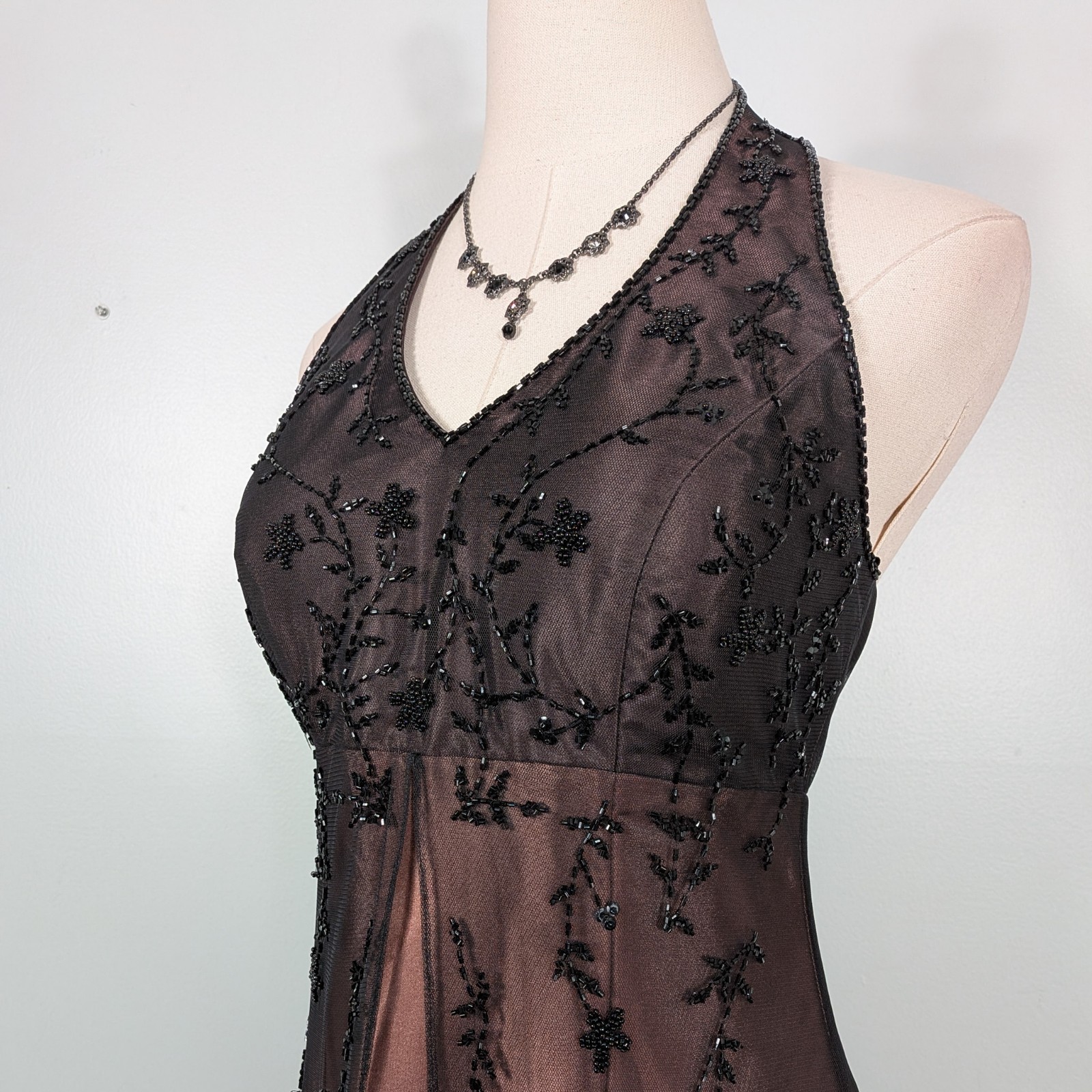 Vintage Halter Neck Ball Gown Brown Black Long Applique Lace Gothic Evening Gown