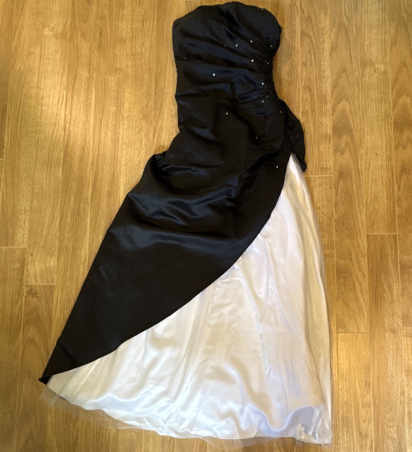 JUMP Strapless Black & White Satin Sweetheart Beaded Sequin Long Gown 3