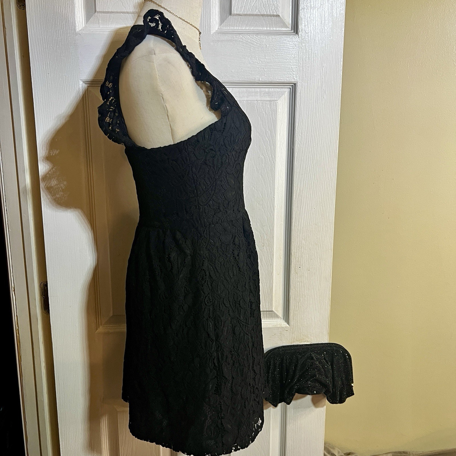 New BCBG Generation Wms Lace Floral V Neck Pleated Mini Little Black Dress 4