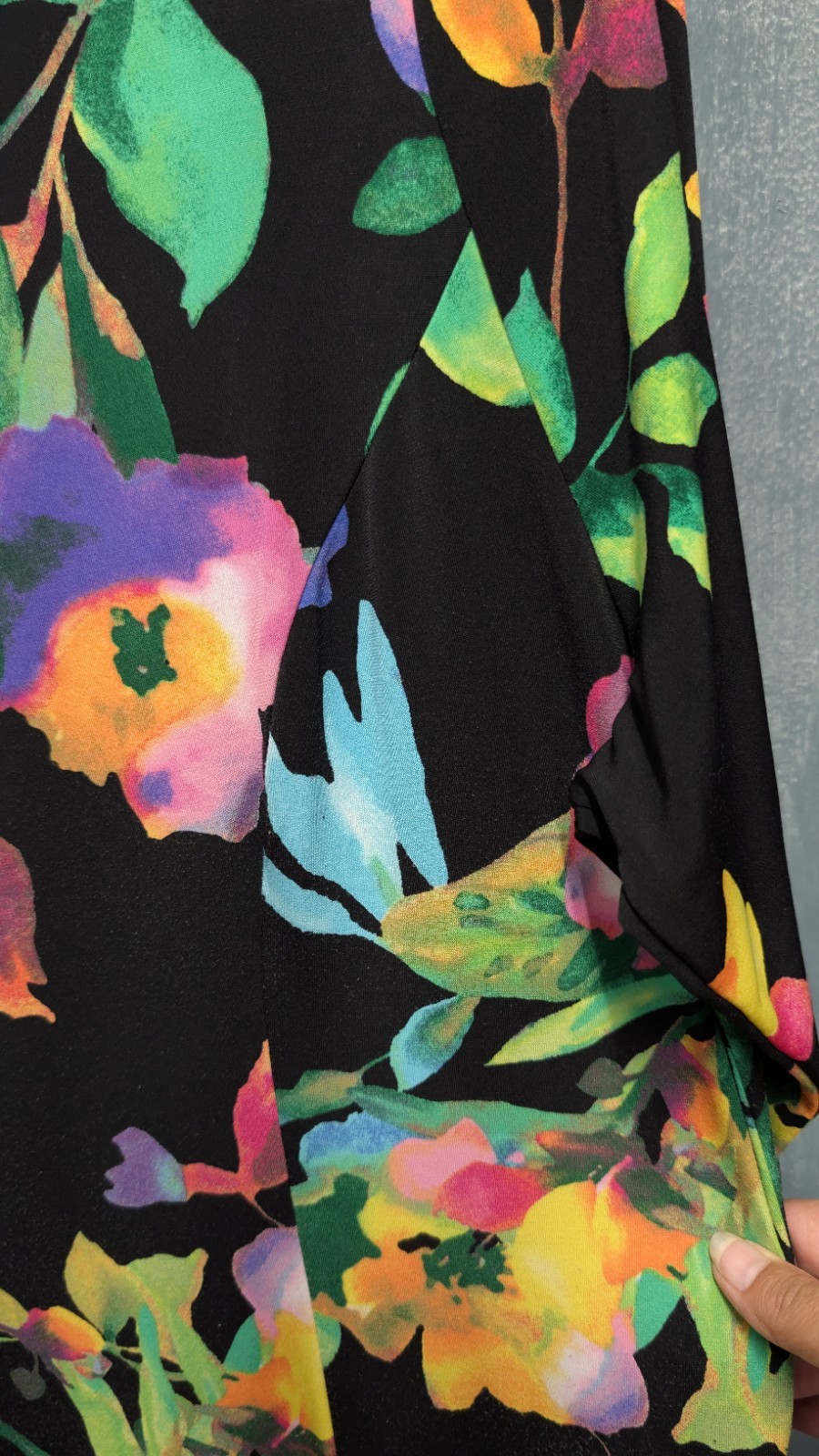Susan Graver Liquid Knit Dress Large Black Floral Knee Length Pullover Stretch